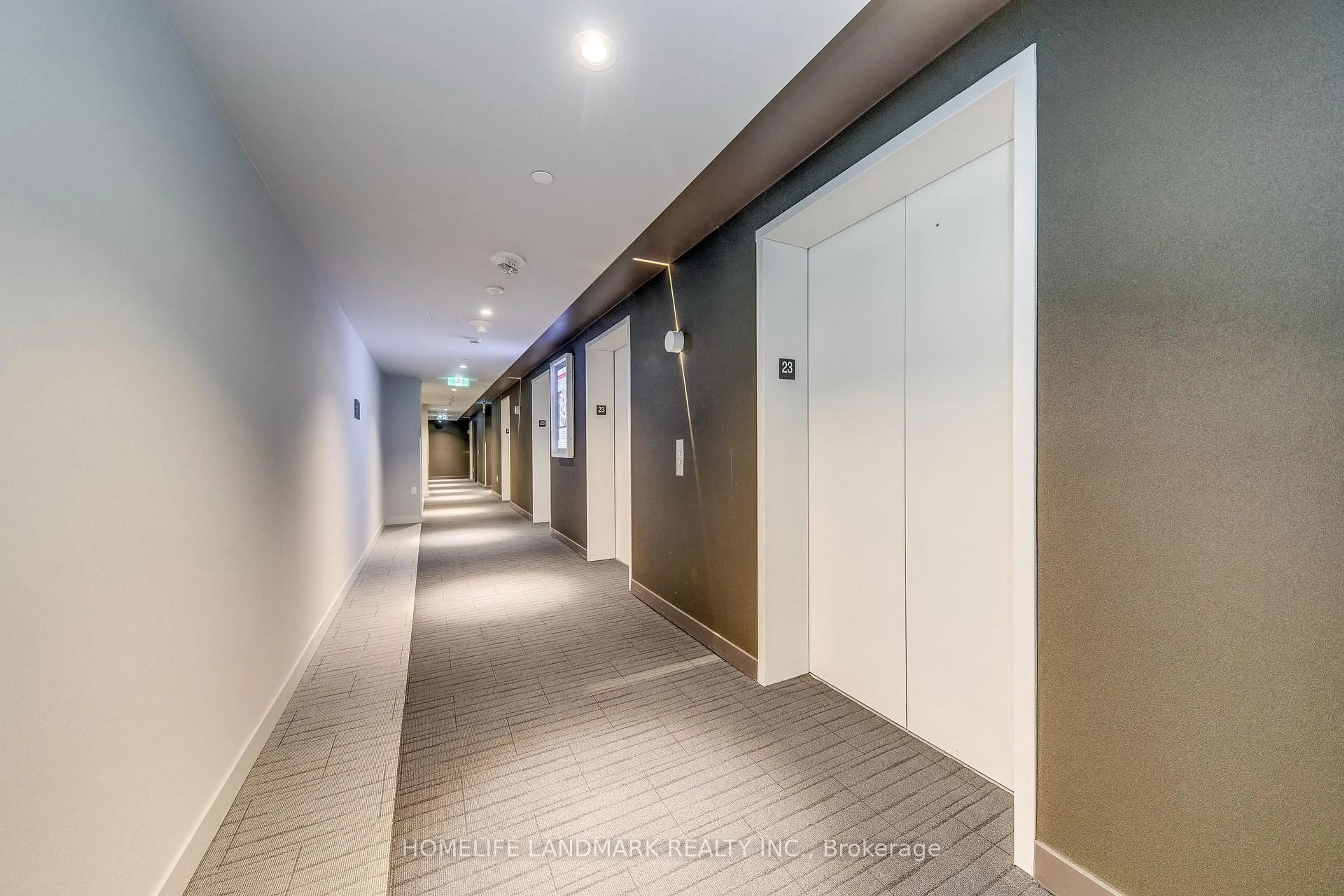 Indoor foyer for 3883 Quartz Rd #2304, Mississauga Ontario L5B 0M4