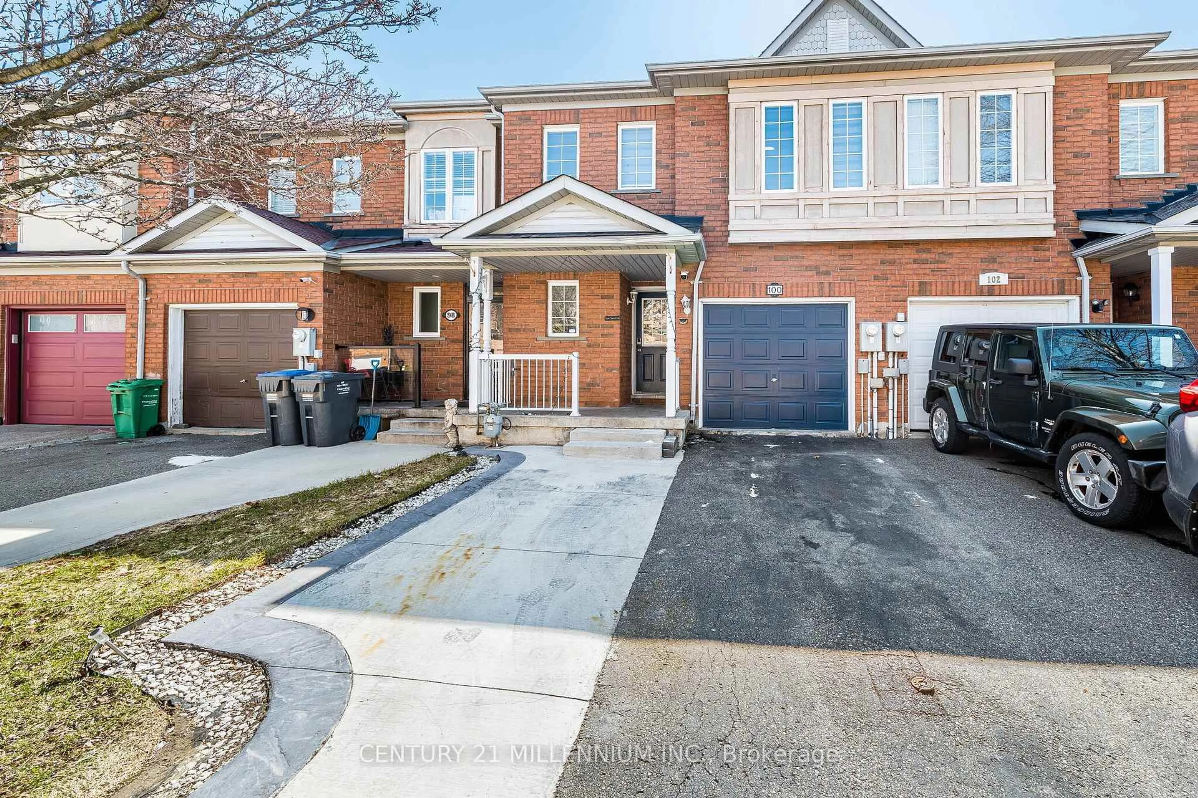 Home with brick exterior material, street for 100 Monaco Crt, Brampton Ontario L7A 1X2