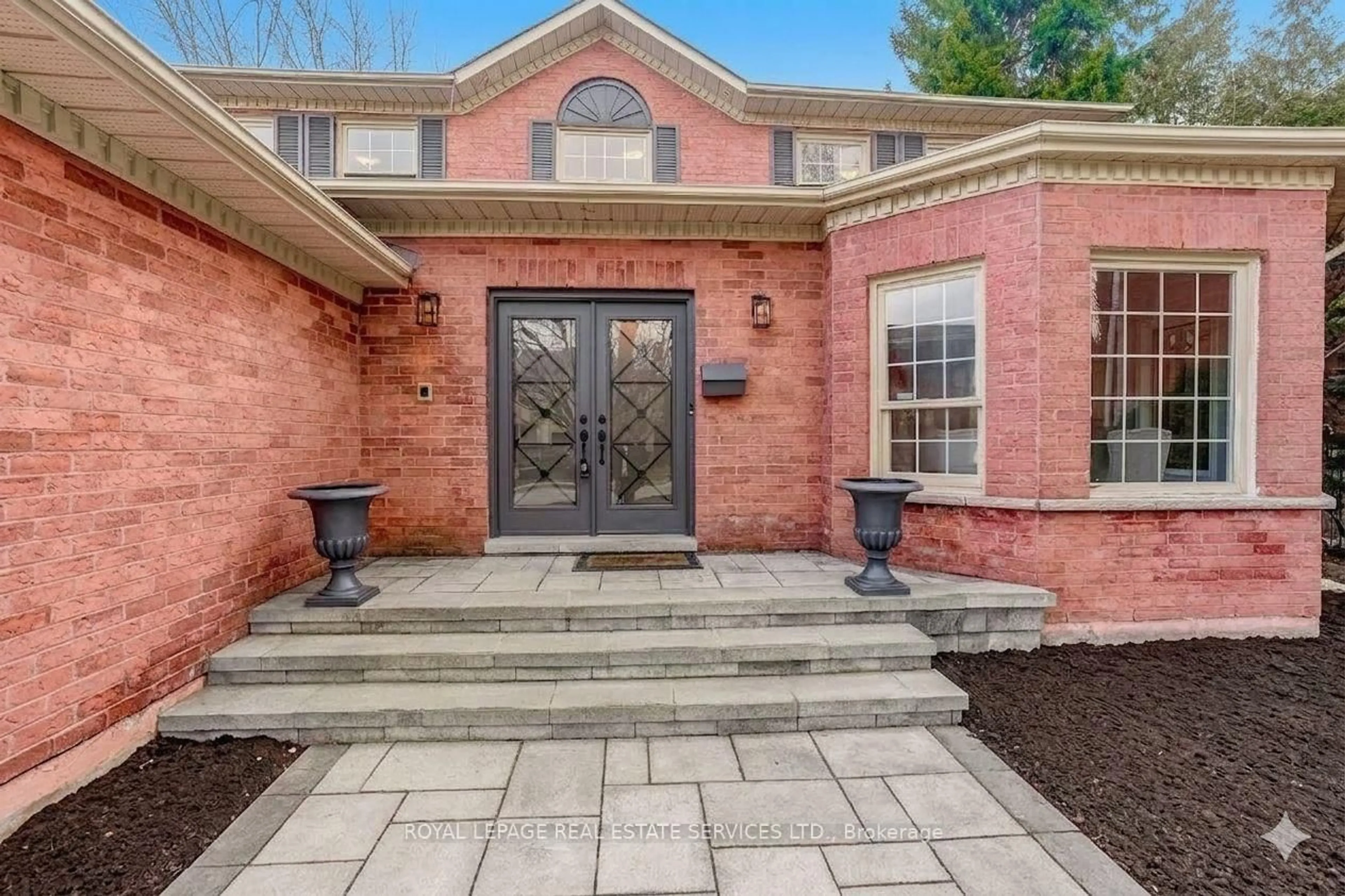 Home with brick exterior material, street for 9 Morrison Creek Cres, Oakville Ontario L6H 4C2