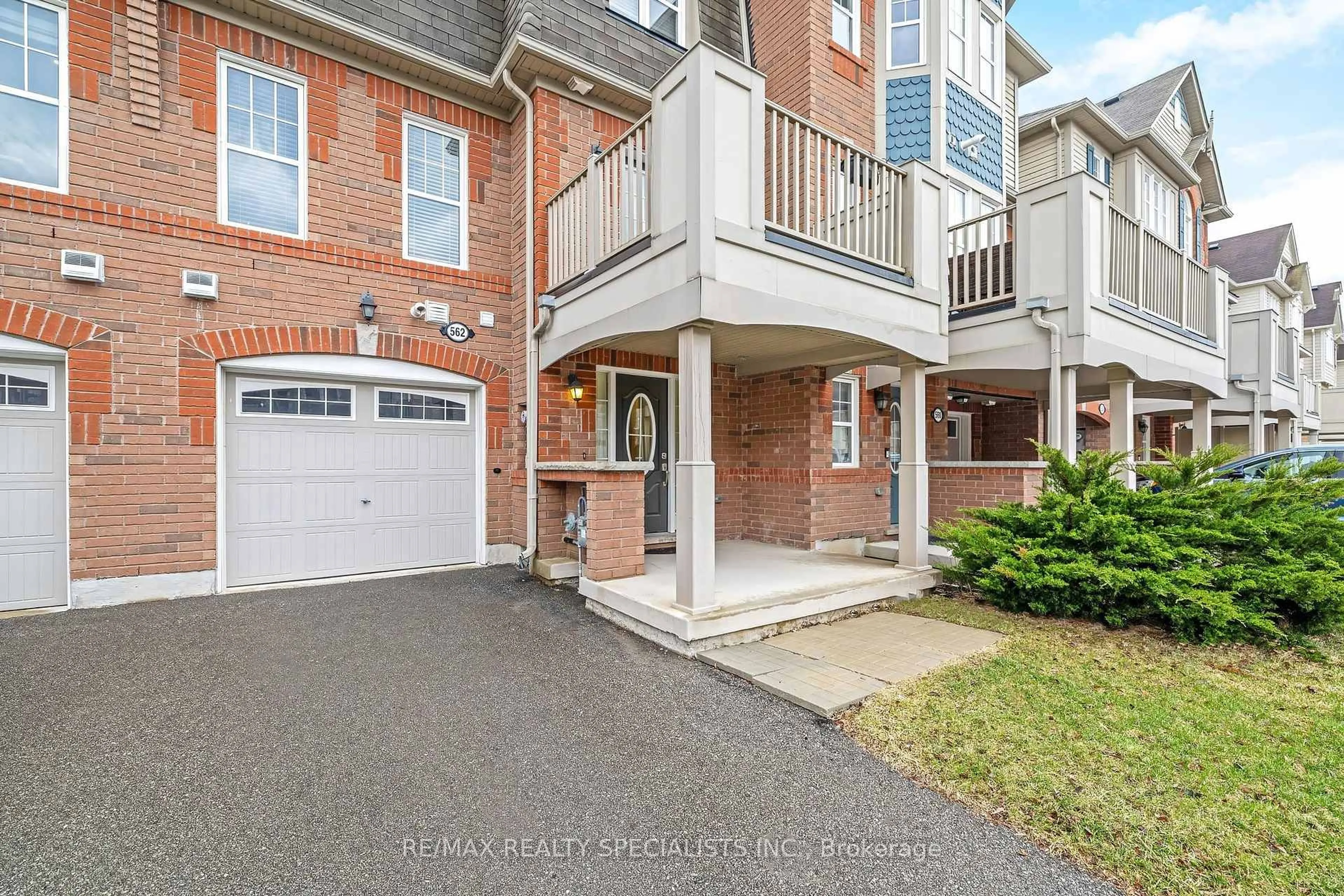 Unknown for 562 Pharo Pt, Milton Ontario L9T 8H7