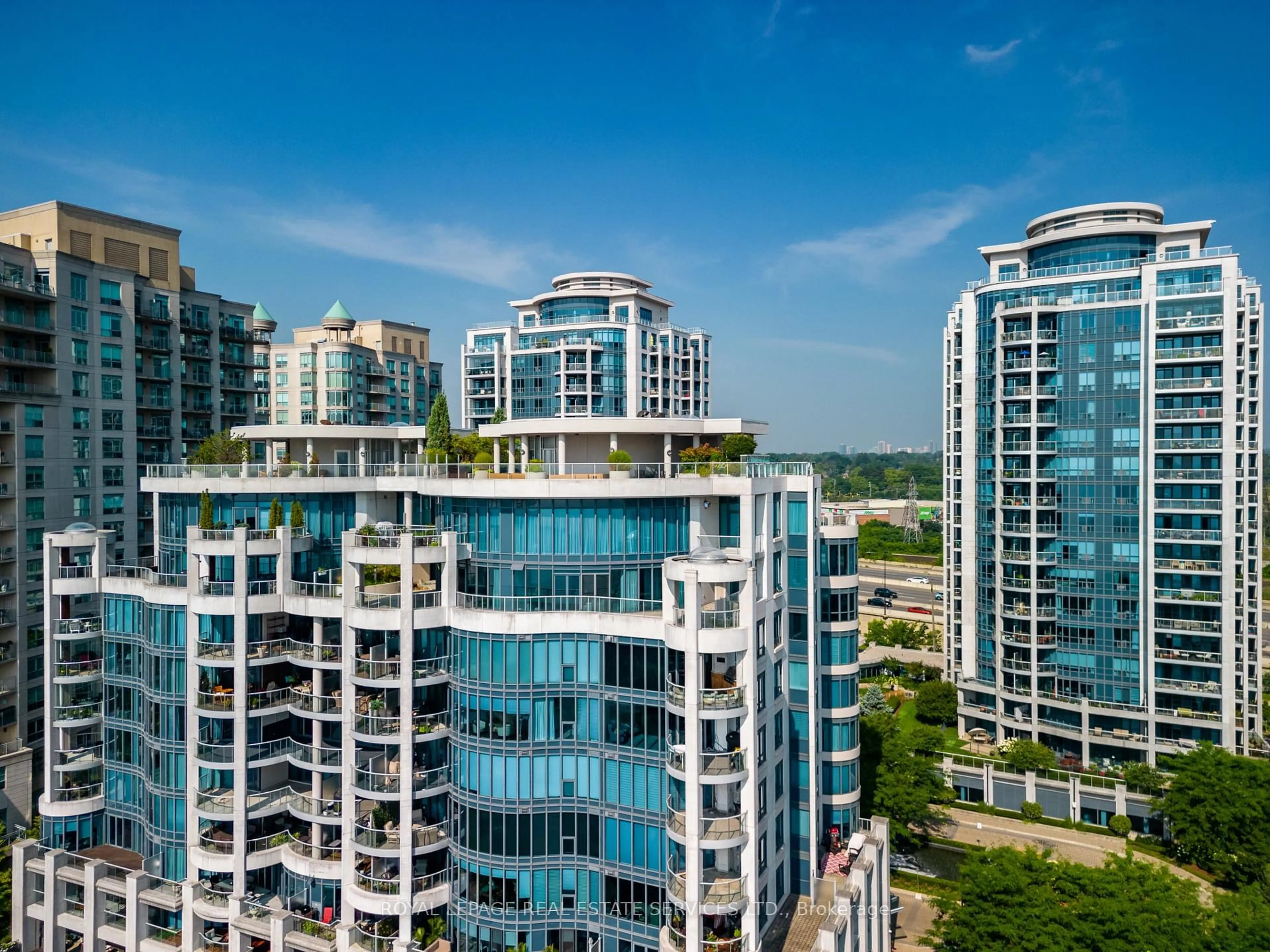 A pic from outside/outdoor area/front of a property/back of a property/a pic from drone, city buildings view from balcony for 2087 Lake Shore Blvd #1504, Toronto Ontario M8V 4G3