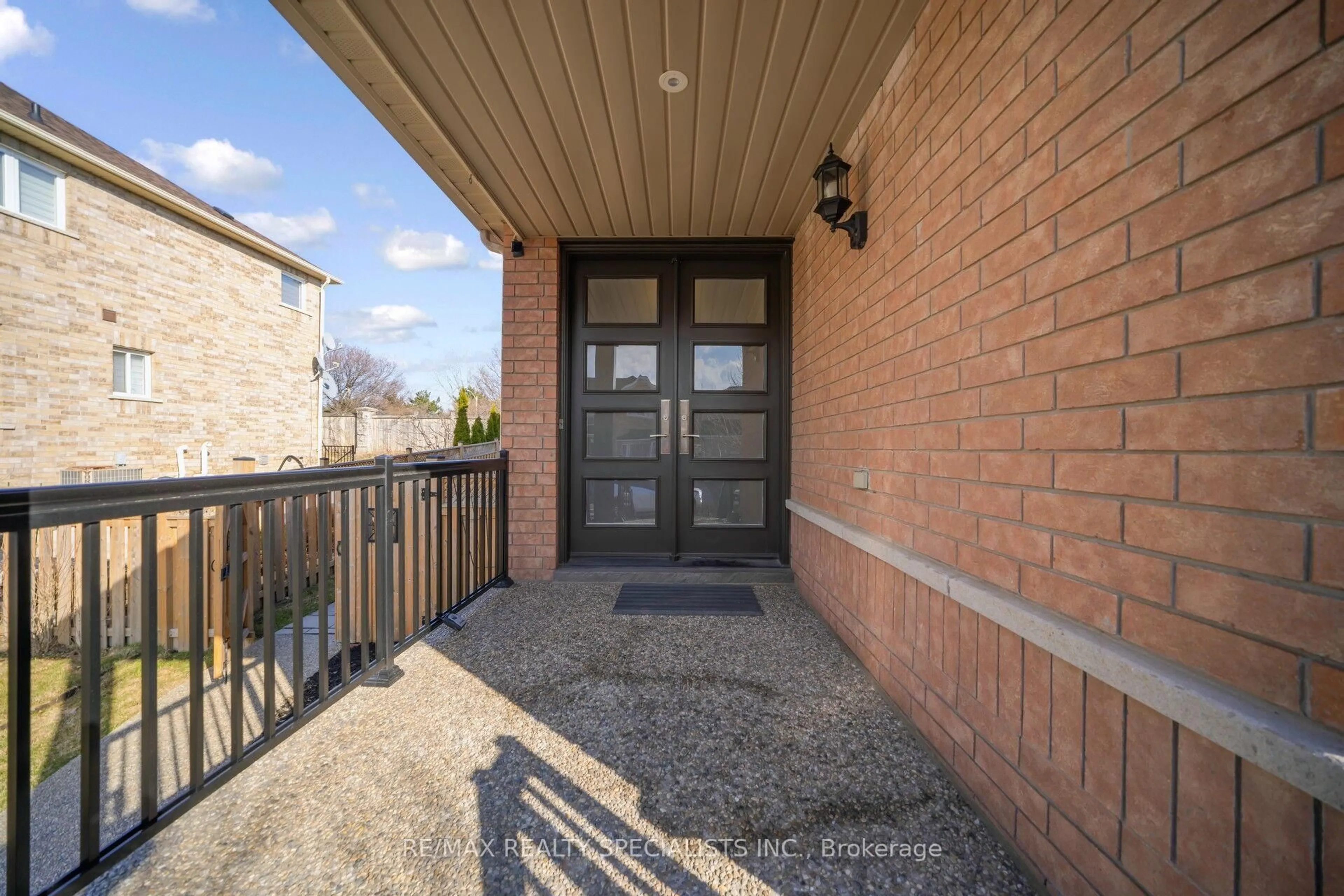 Unknown for 44 Dunvegan Cres, Brampton Ontario L7A 2Y2