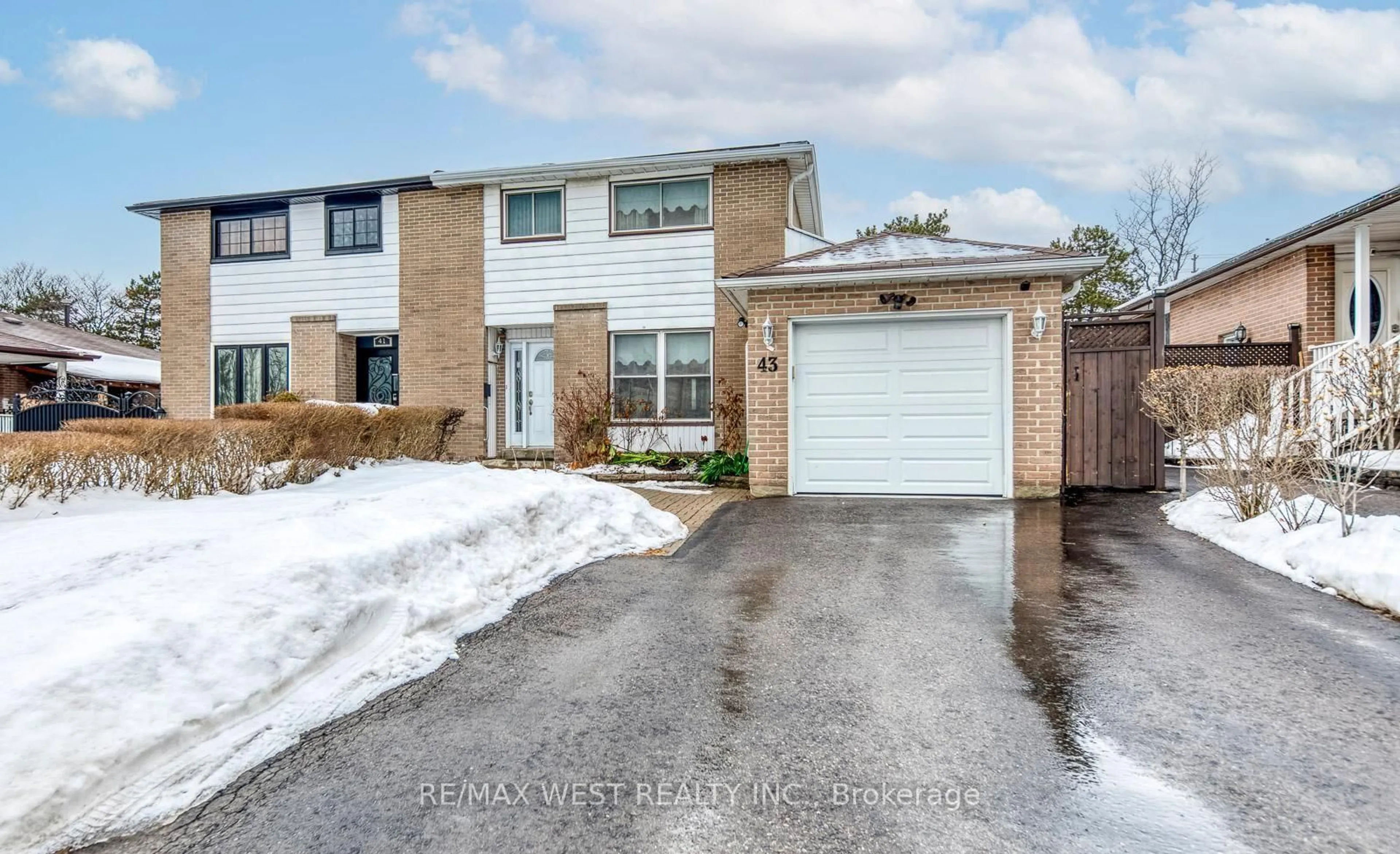 Home with brick exterior material, street for 43 Flamingo Cres, Brampton Ontario L6T 2G6