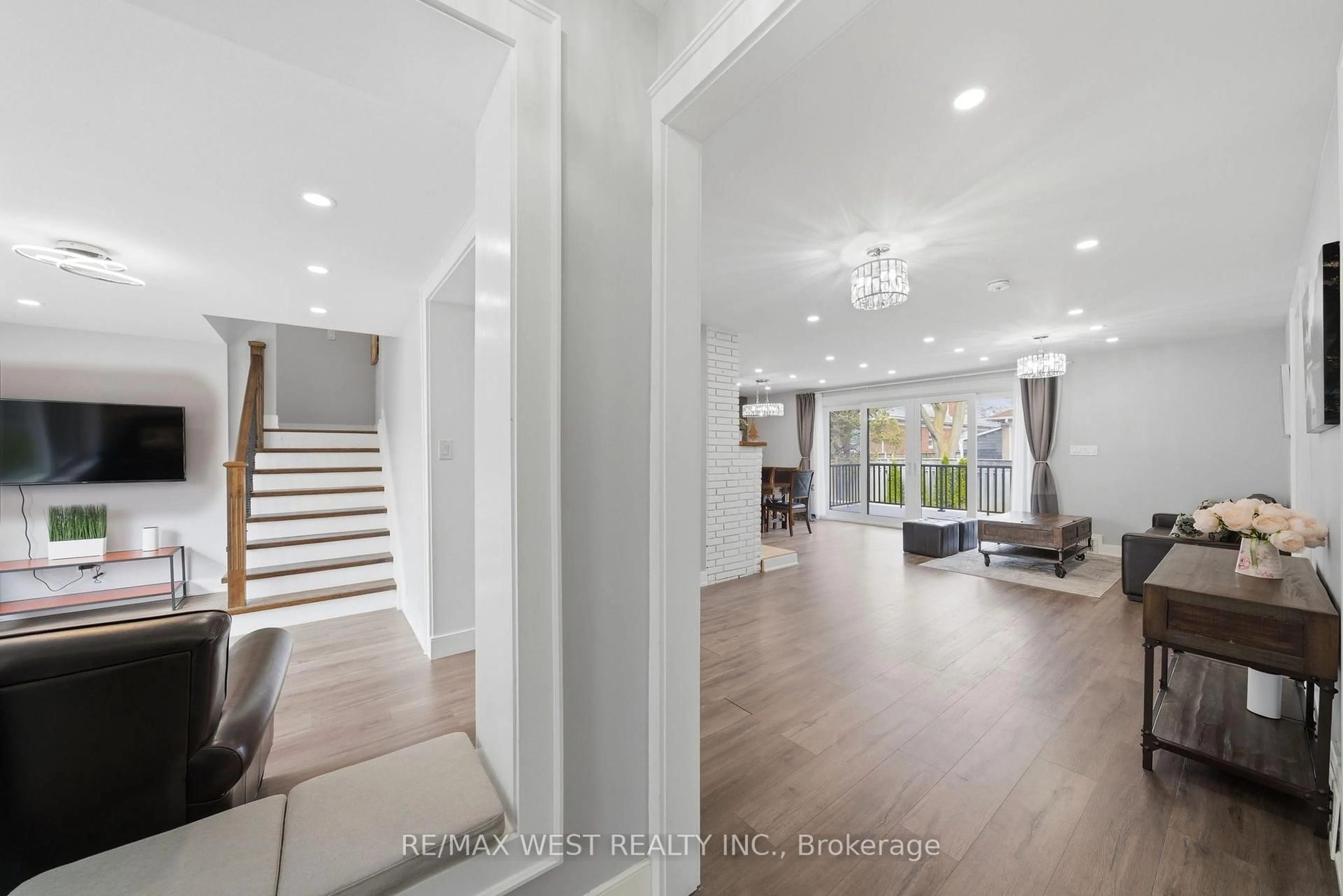 Indoor entryway for 104 Great Oak Dr, Toronto Ontario M9A 1N5