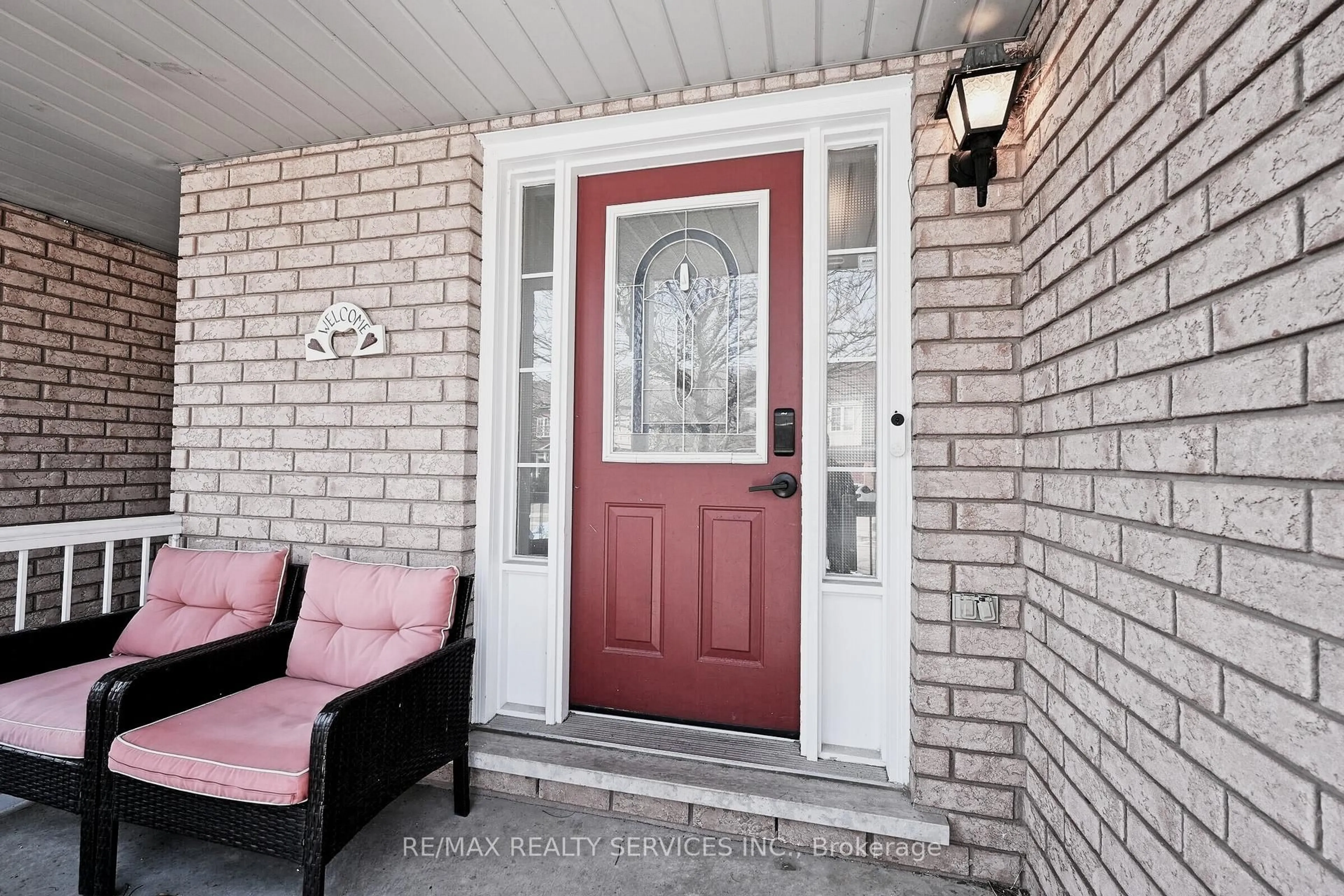 Indoor entryway for 77 Monaco Crt, Brampton Ontario L7A 1X5