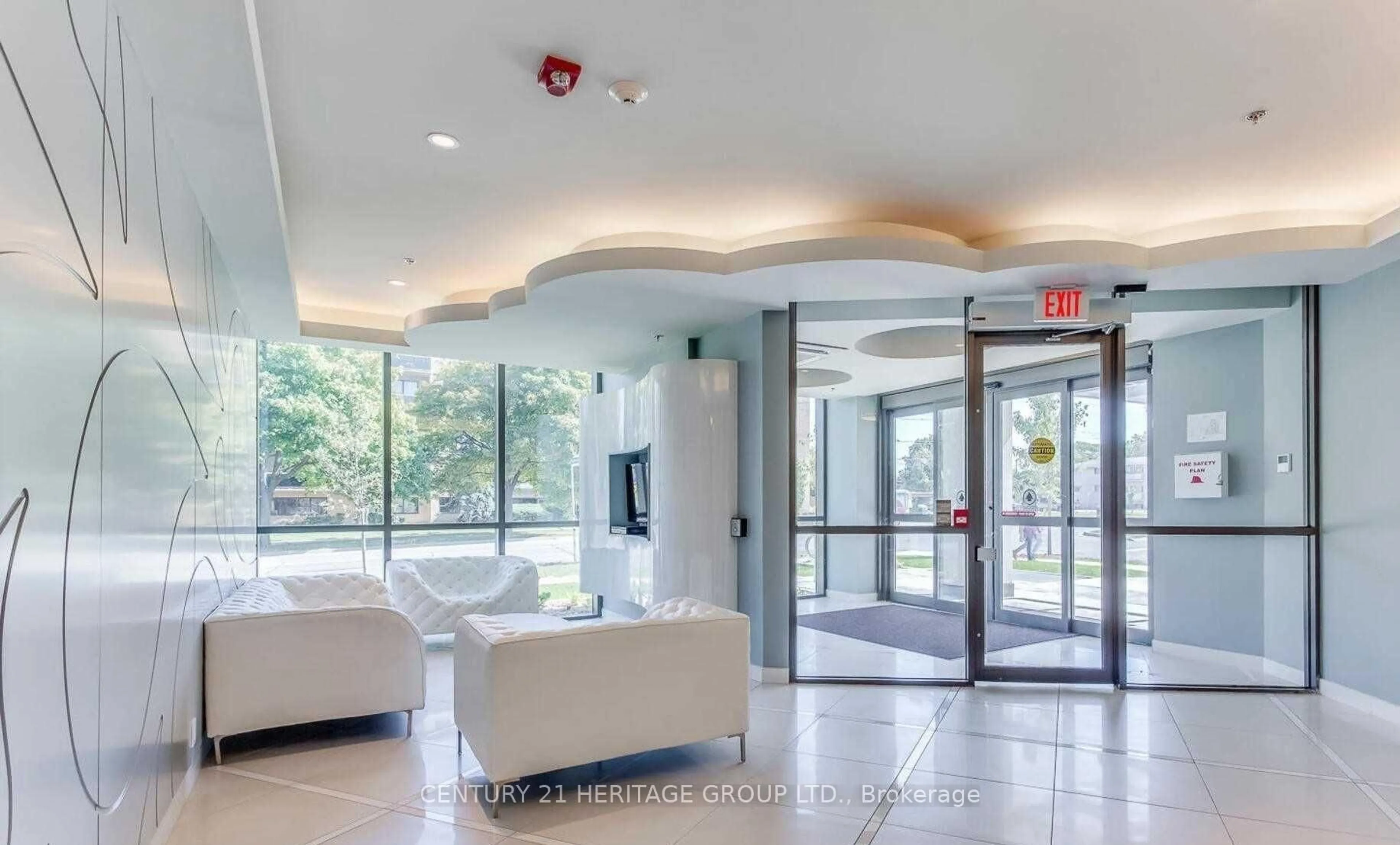 Indoor foyer for 80 Esther Lorrie Dr #709, Toronto Ontario M9W 0C6