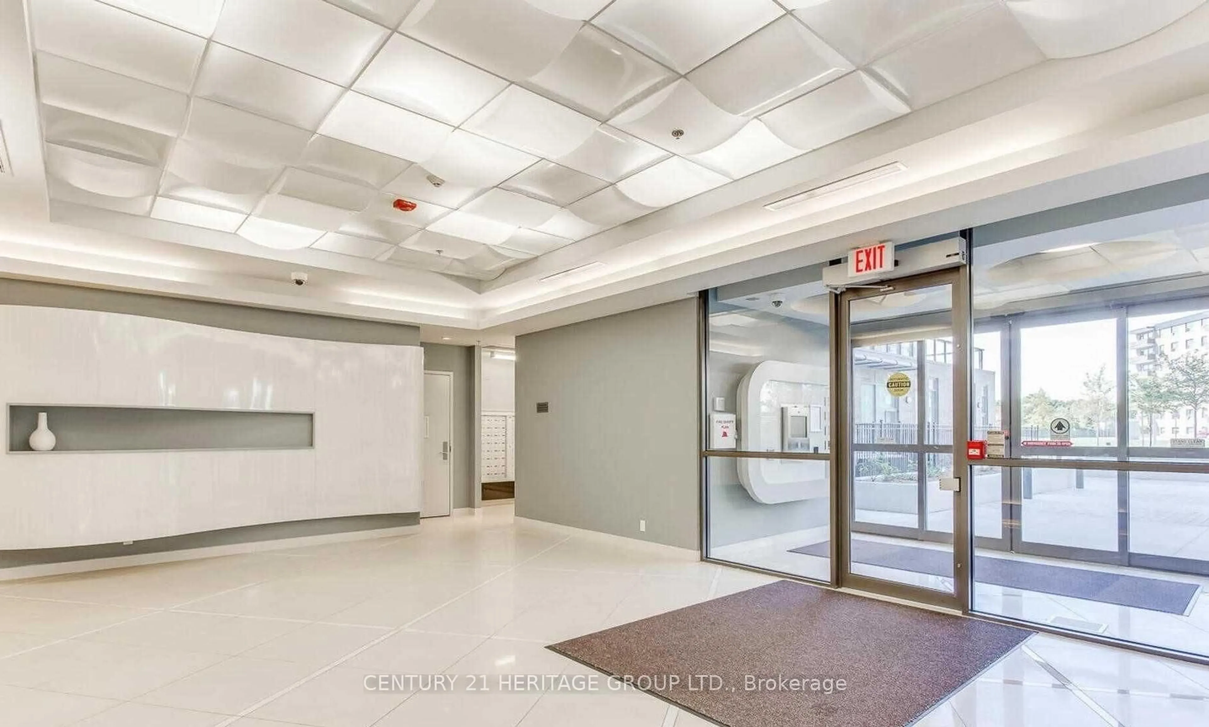 Indoor foyer for 80 Esther Lorrie Dr #709, Toronto Ontario M9W 0C6