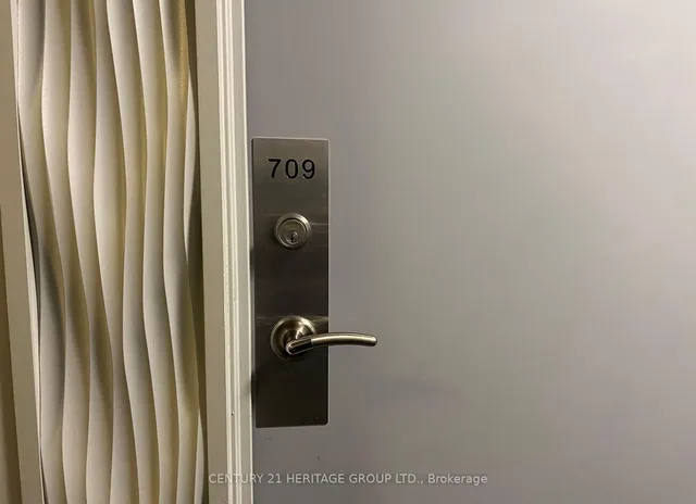 80 Esther Lorrie Dr #709, Toronto 5
