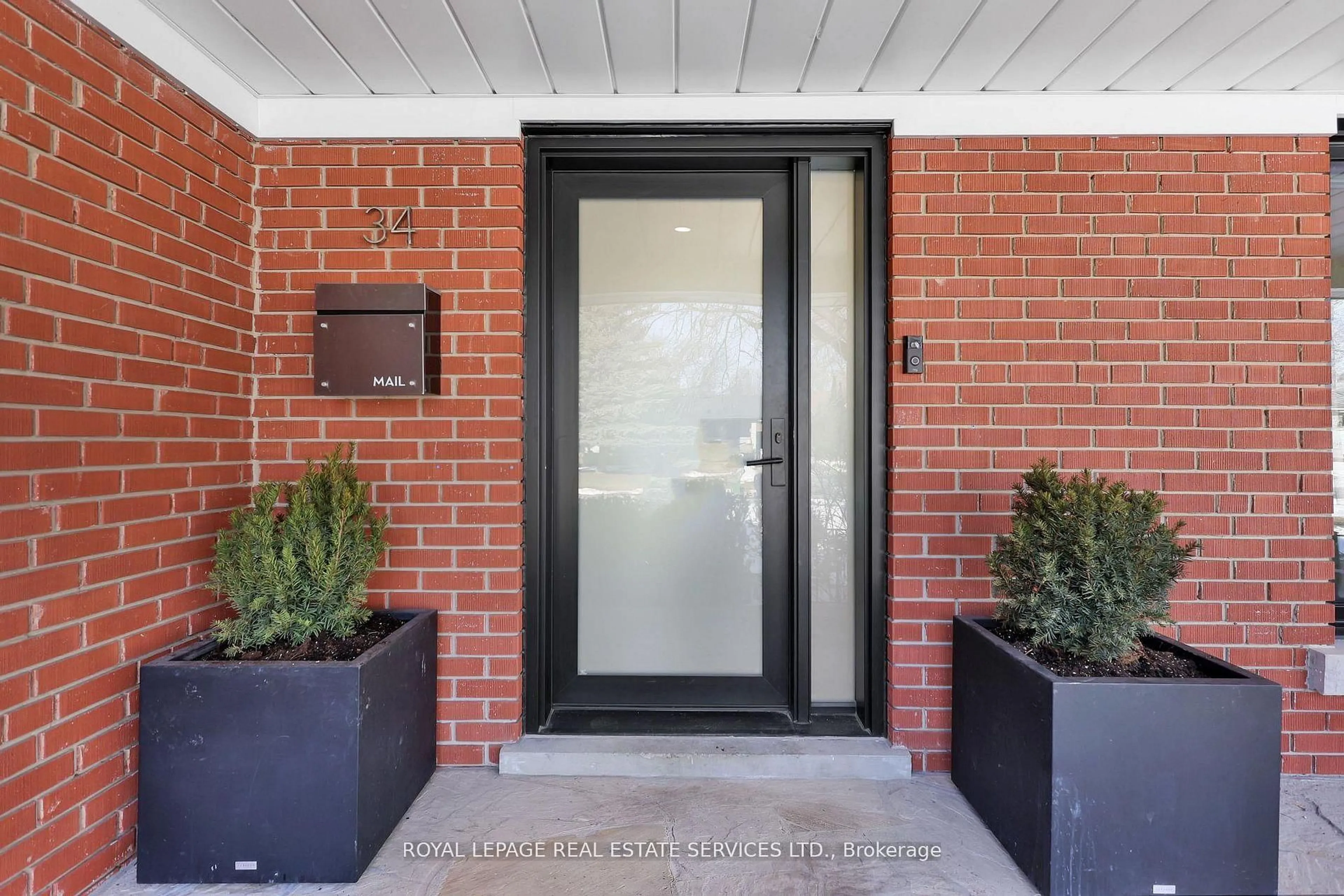 Indoor entryway for 34 Bearbury Dr, Toronto Ontario M9C 2G9