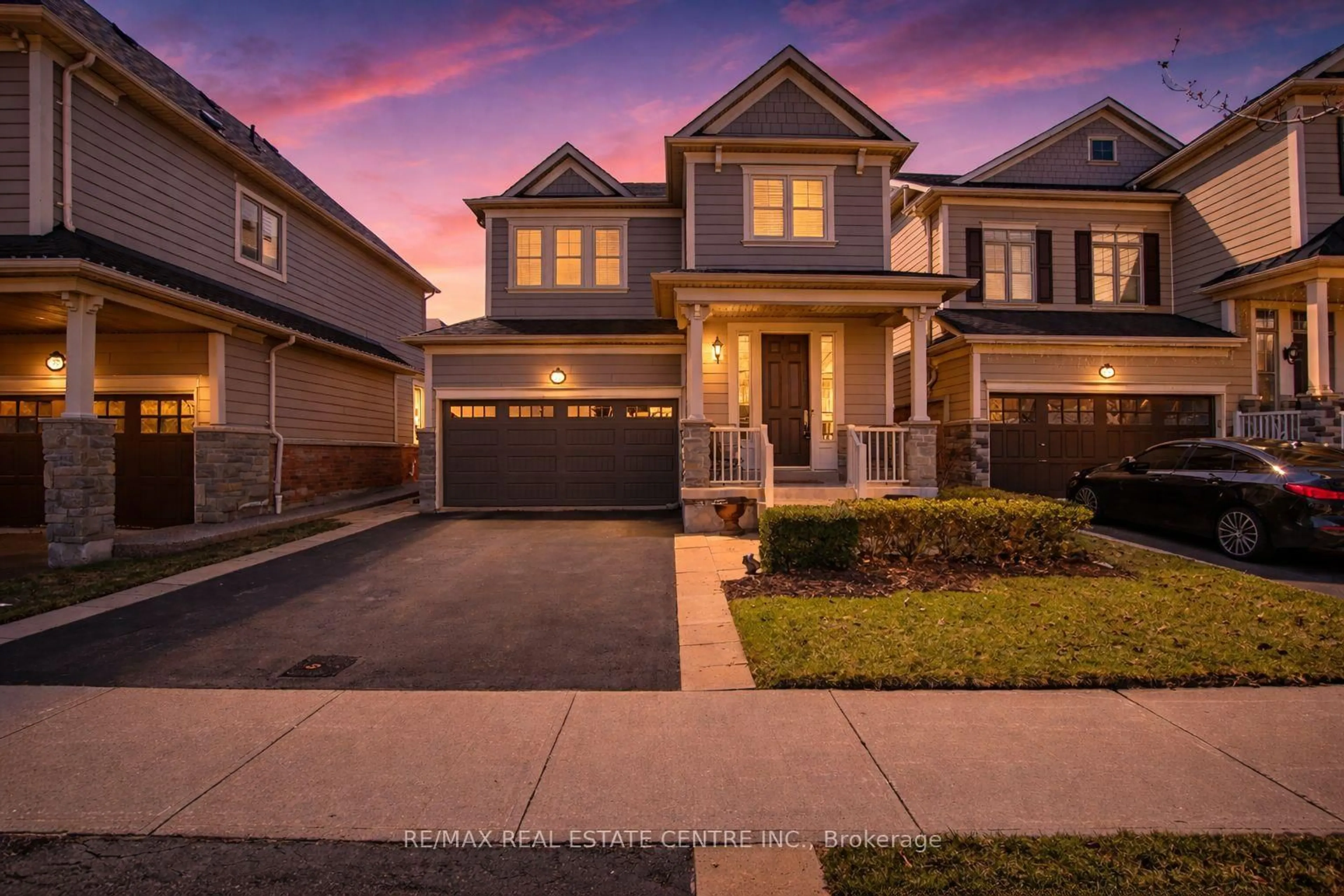 Home with brick exterior material, street for 72 Scott Blvd, Milton Ontario L9T 0S3