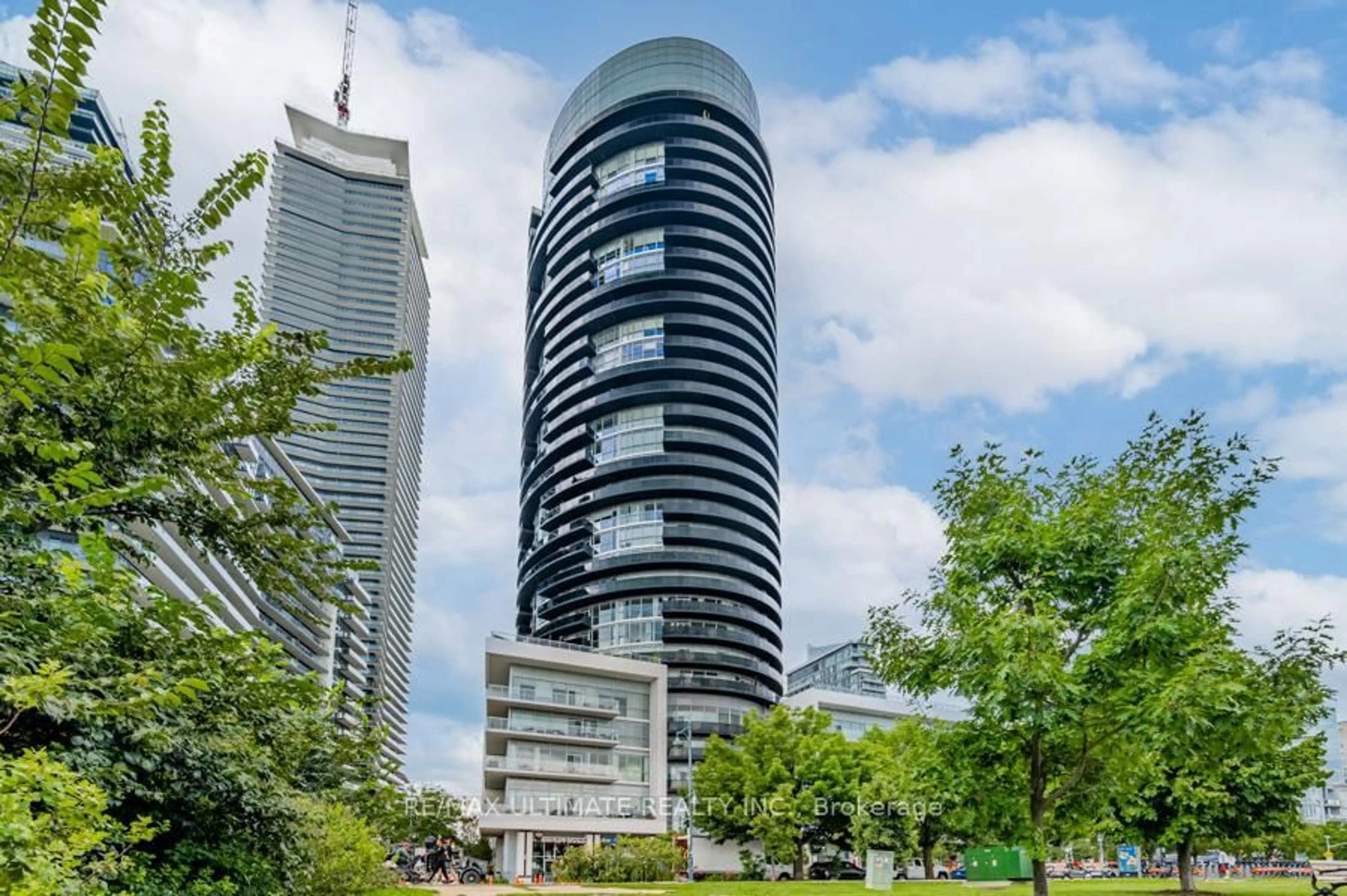 Indoor foyer for 80 Marine Parade Dr #1706, Toronto Ontario M8V 0A3