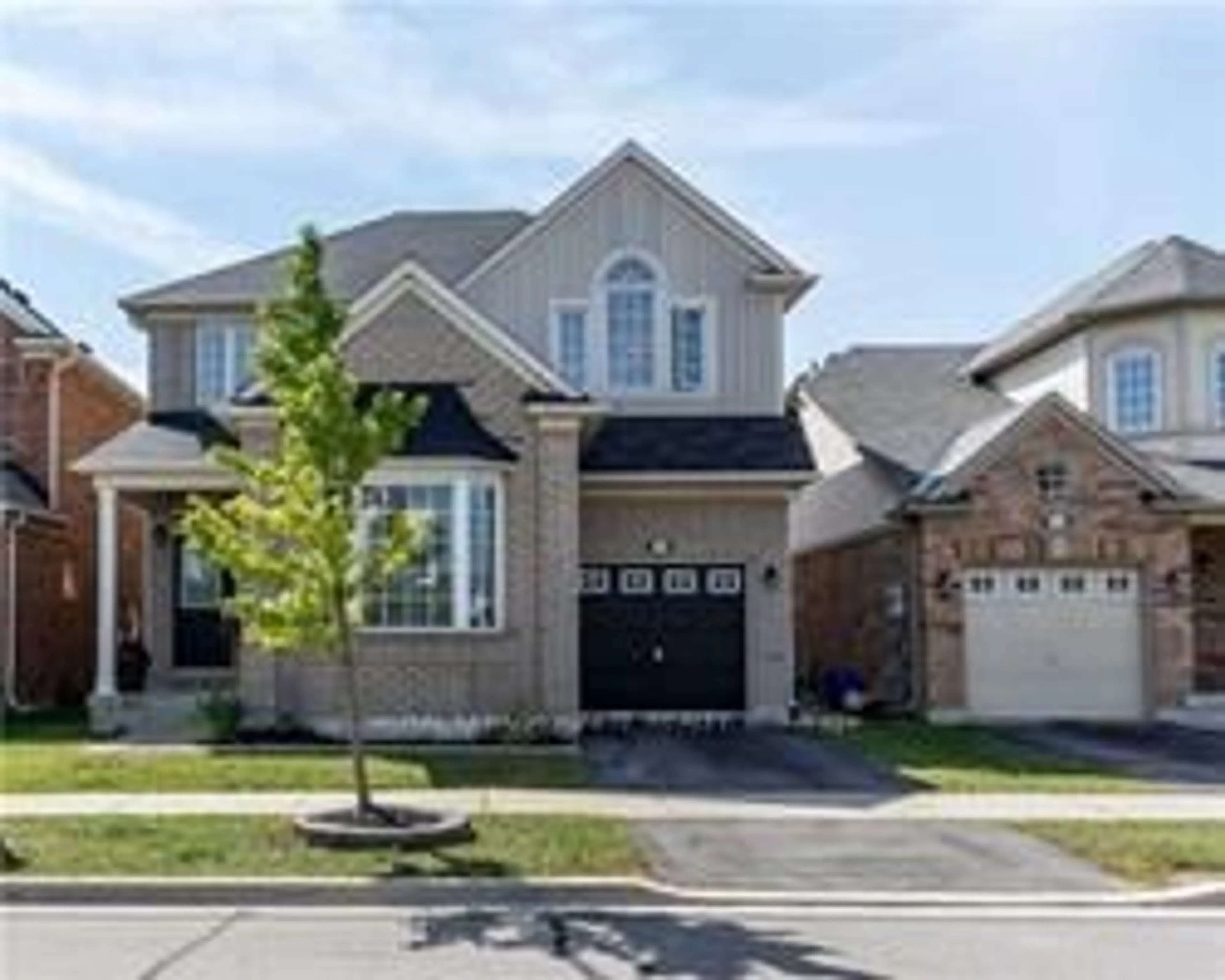 Home with brick exterior material, street for 928 Philbrook Dr, Milton Ontario L9T 0L3