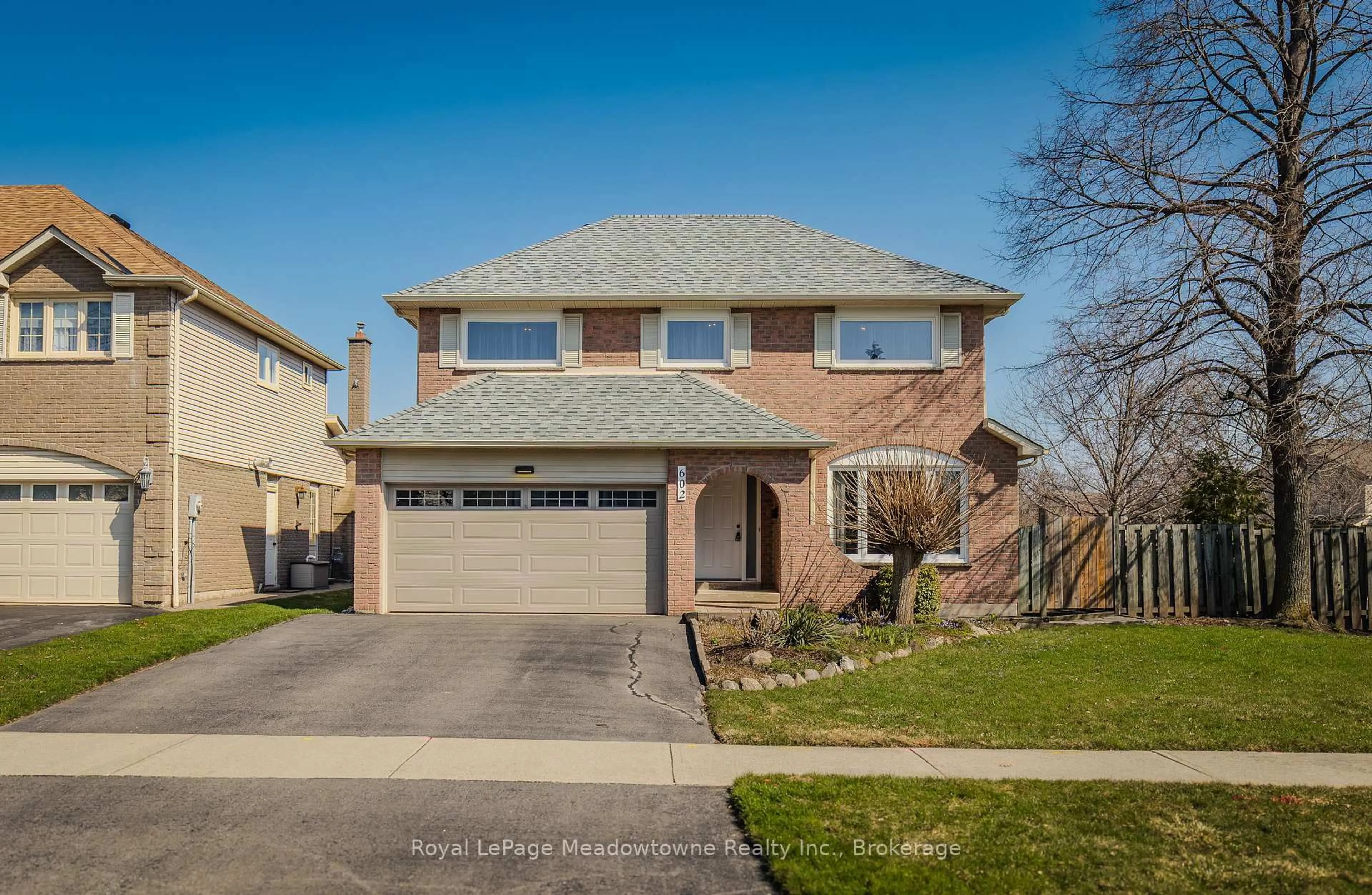 Home with brick exterior material, street for 602 Hawthorne Cres, Milton Ontario L9T 4N8