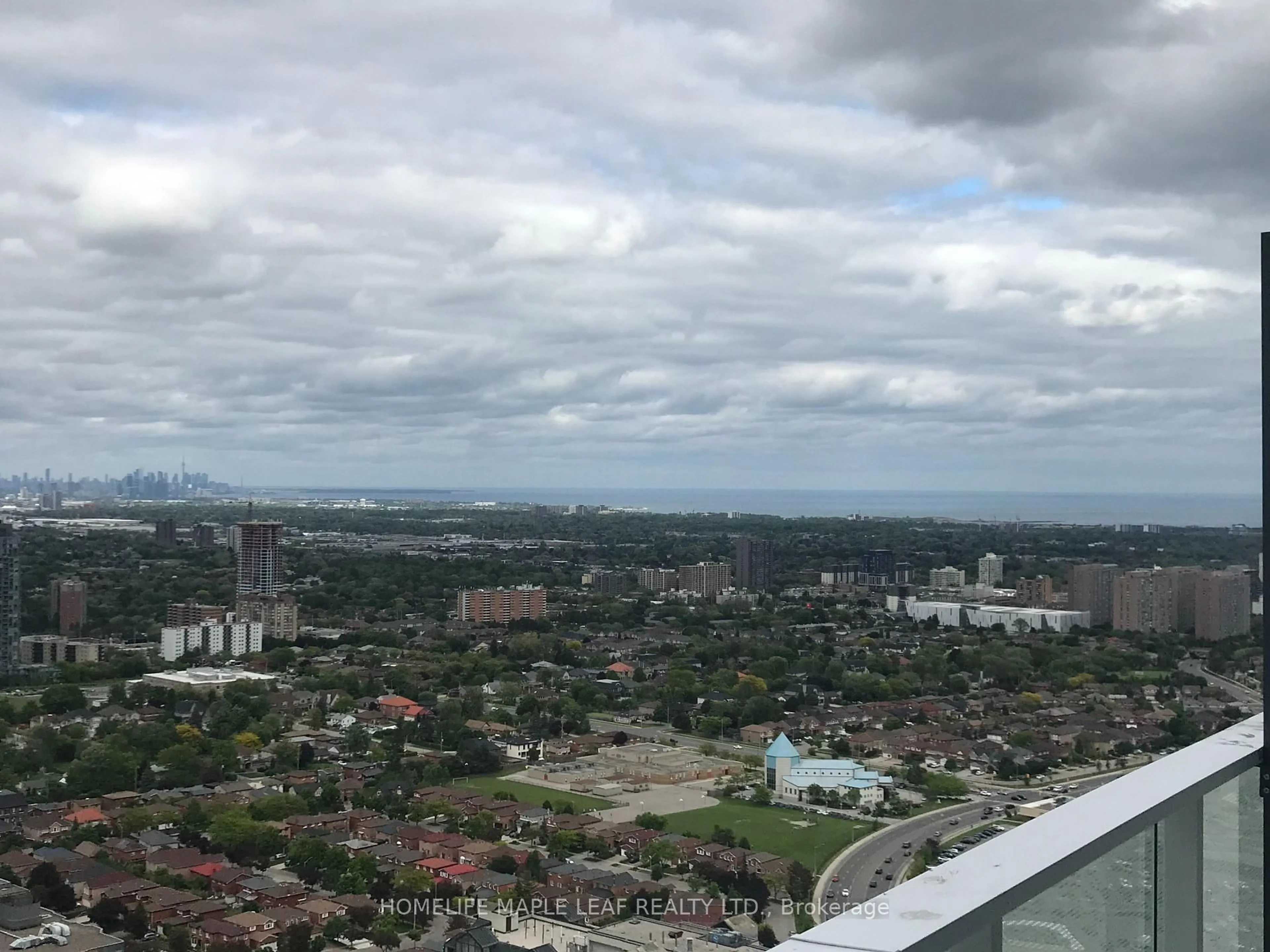 A pic of a room for 3900 Confederation Pkwy #3902, Mississauga Ontario L5B 0M3