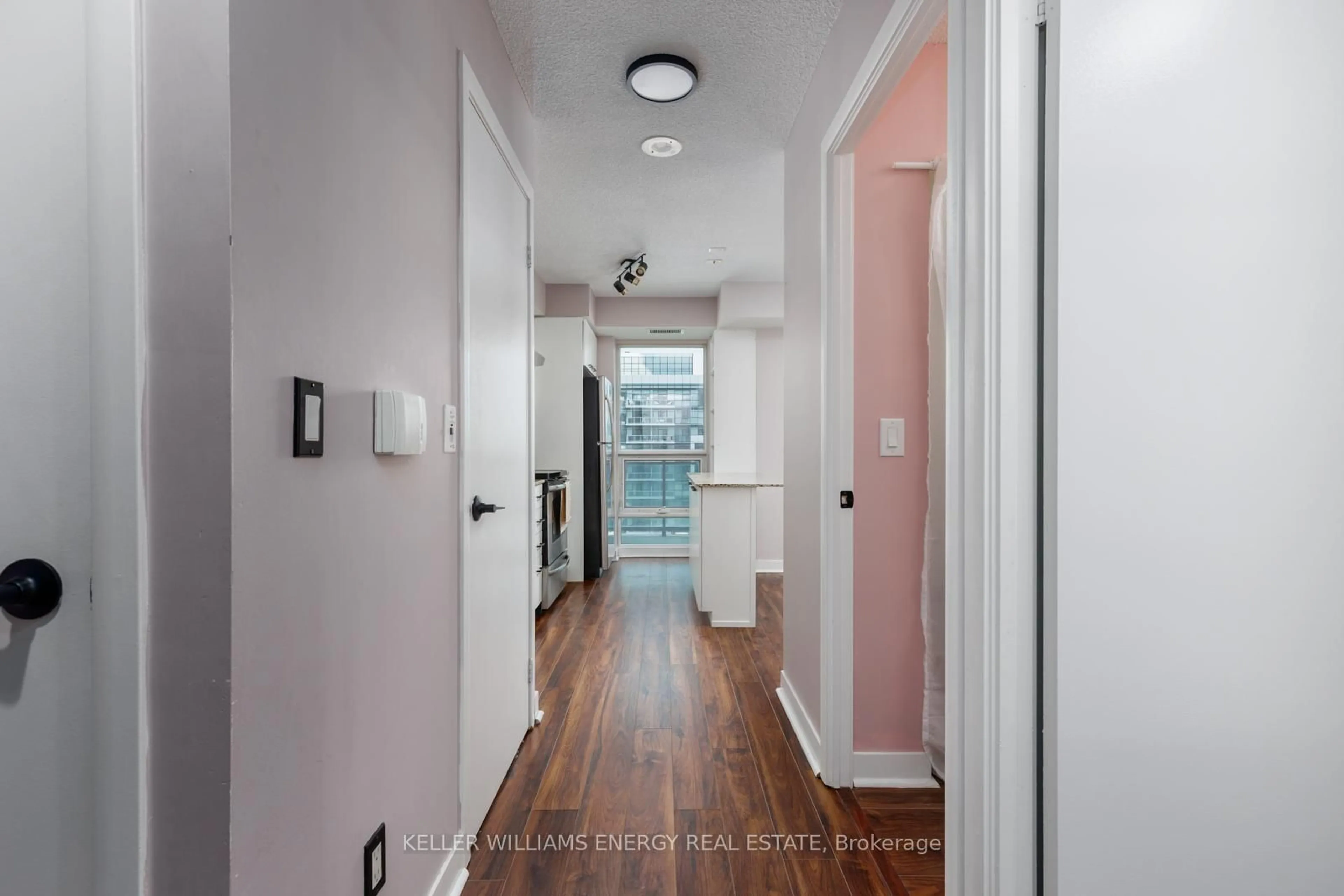 Indoor entryway for 155 Legion Rd #912, Toronto Ontario M8Y 0A7