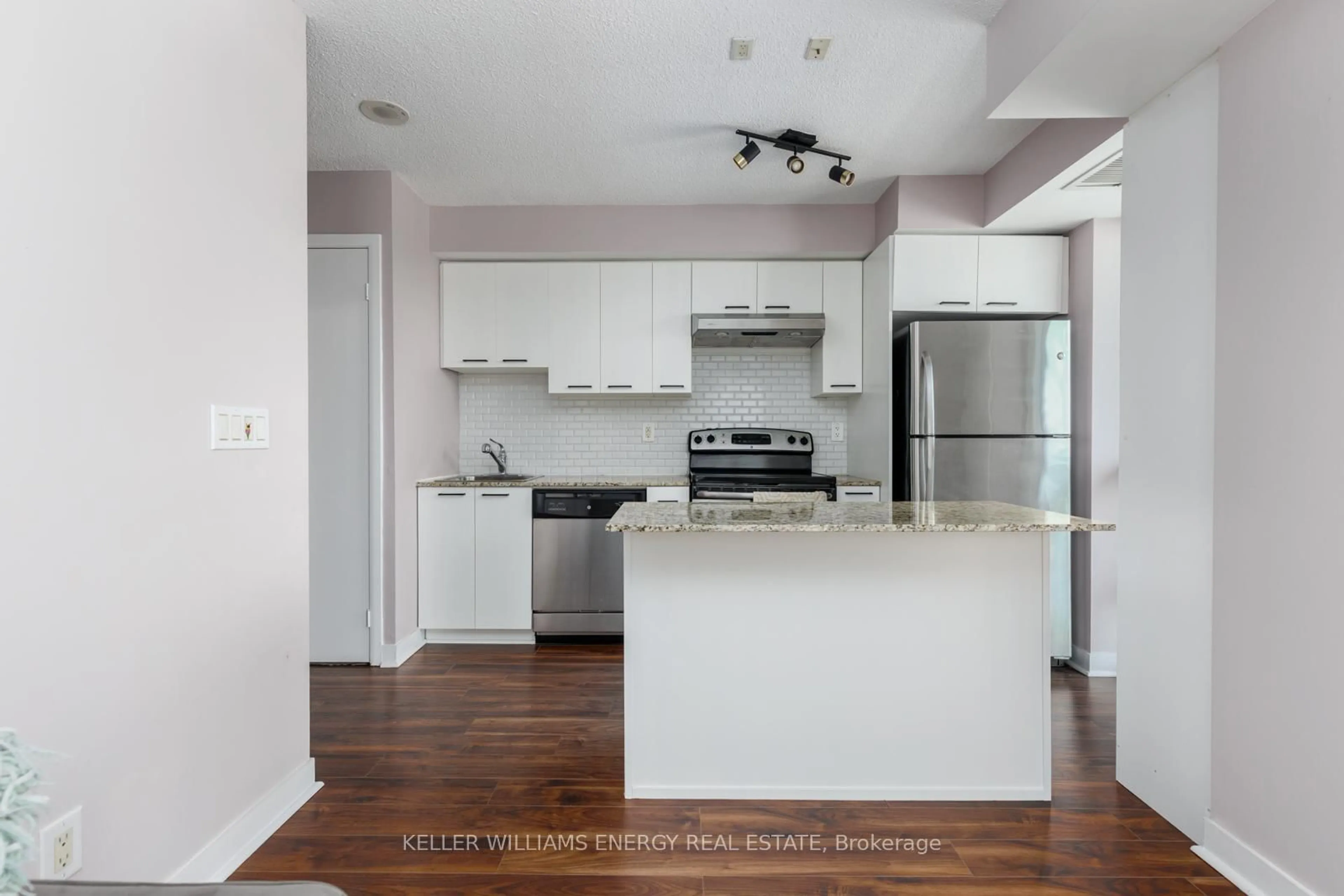 Open concept kitchen, unknown for 155 Legion Rd #912, Toronto Ontario M8Y 0A7