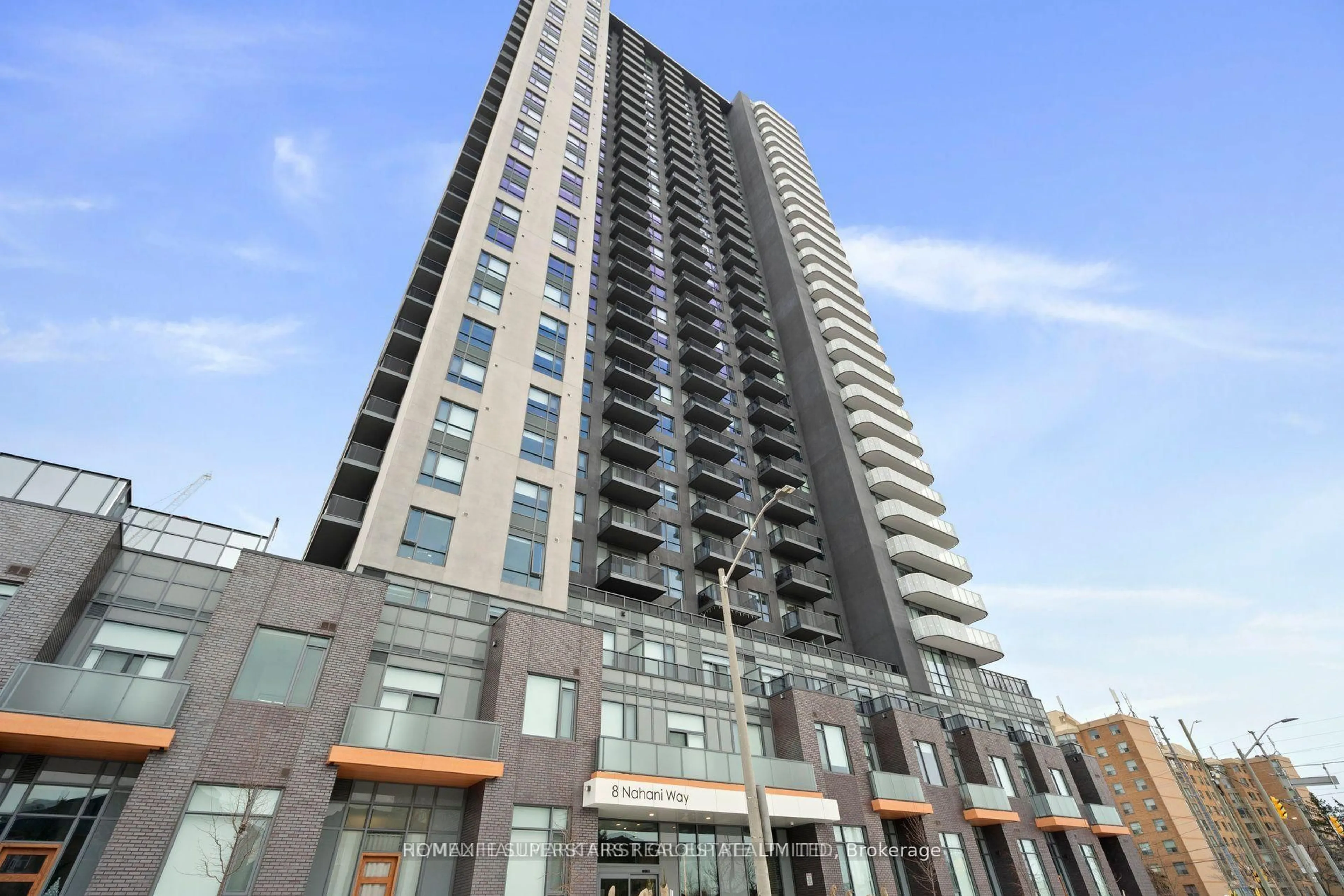 Indoor foyer for 8 Nahani Way #1501, Mississauga Ontario L4Z 0C6