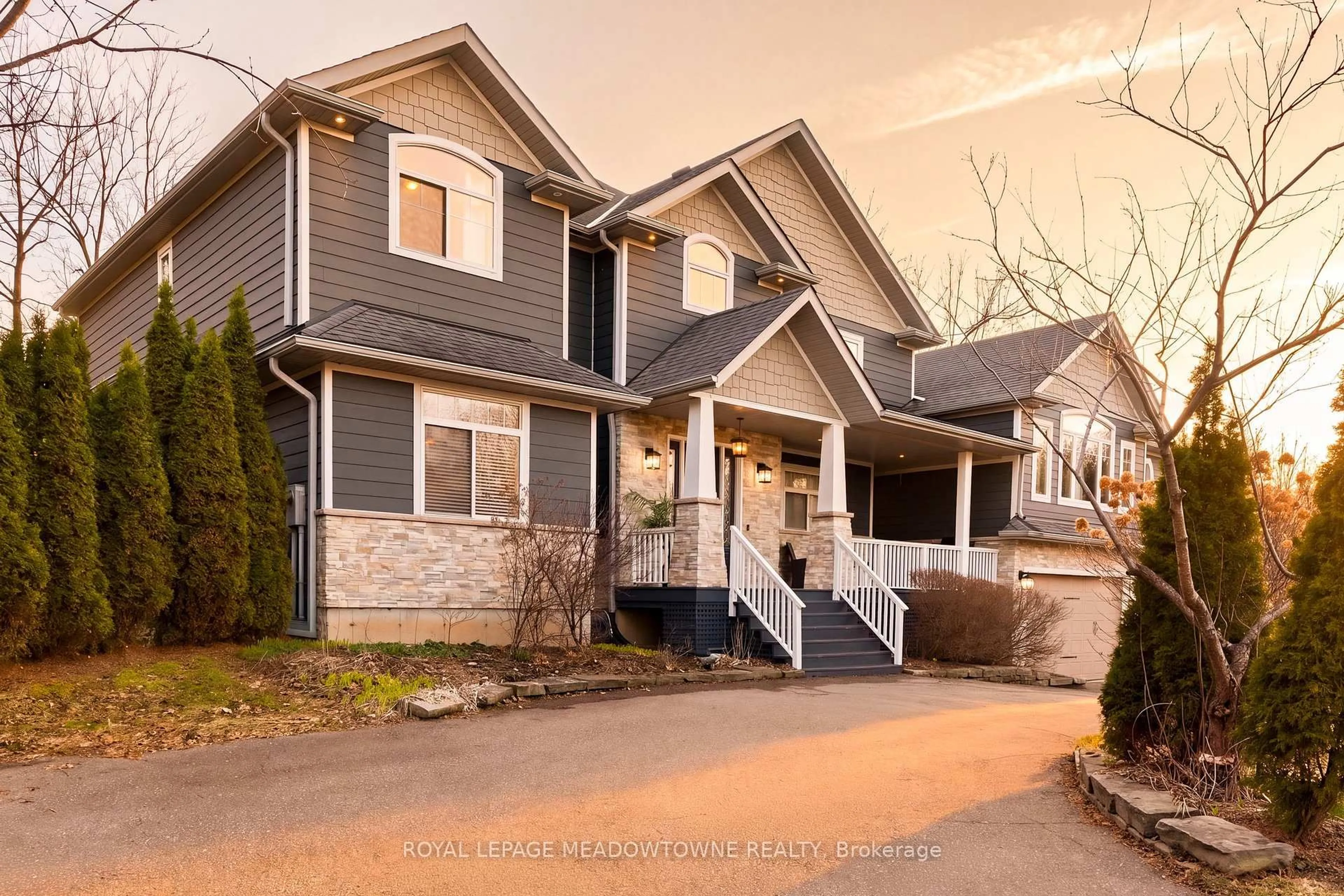 Home with vinyl exterior material, street for 254 Main St, Halton Hills Ontario L7G 4S5