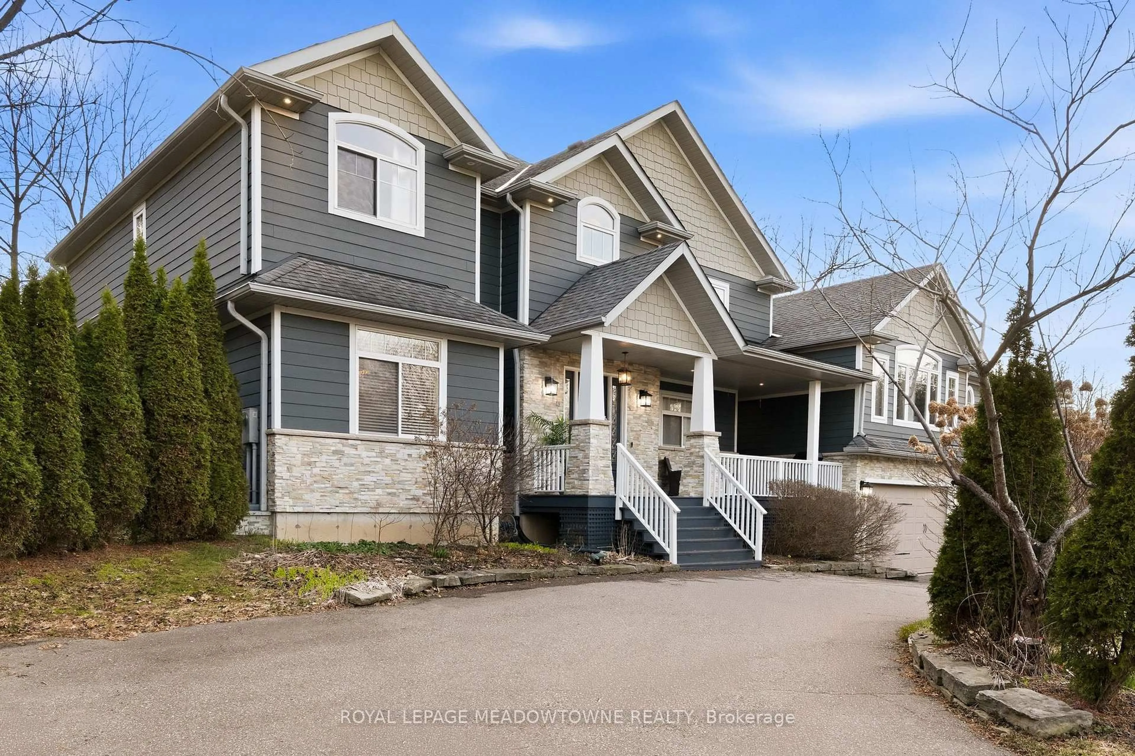 Home with vinyl exterior material, street for 254 Main St, Halton Hills Ontario L7G 4S5