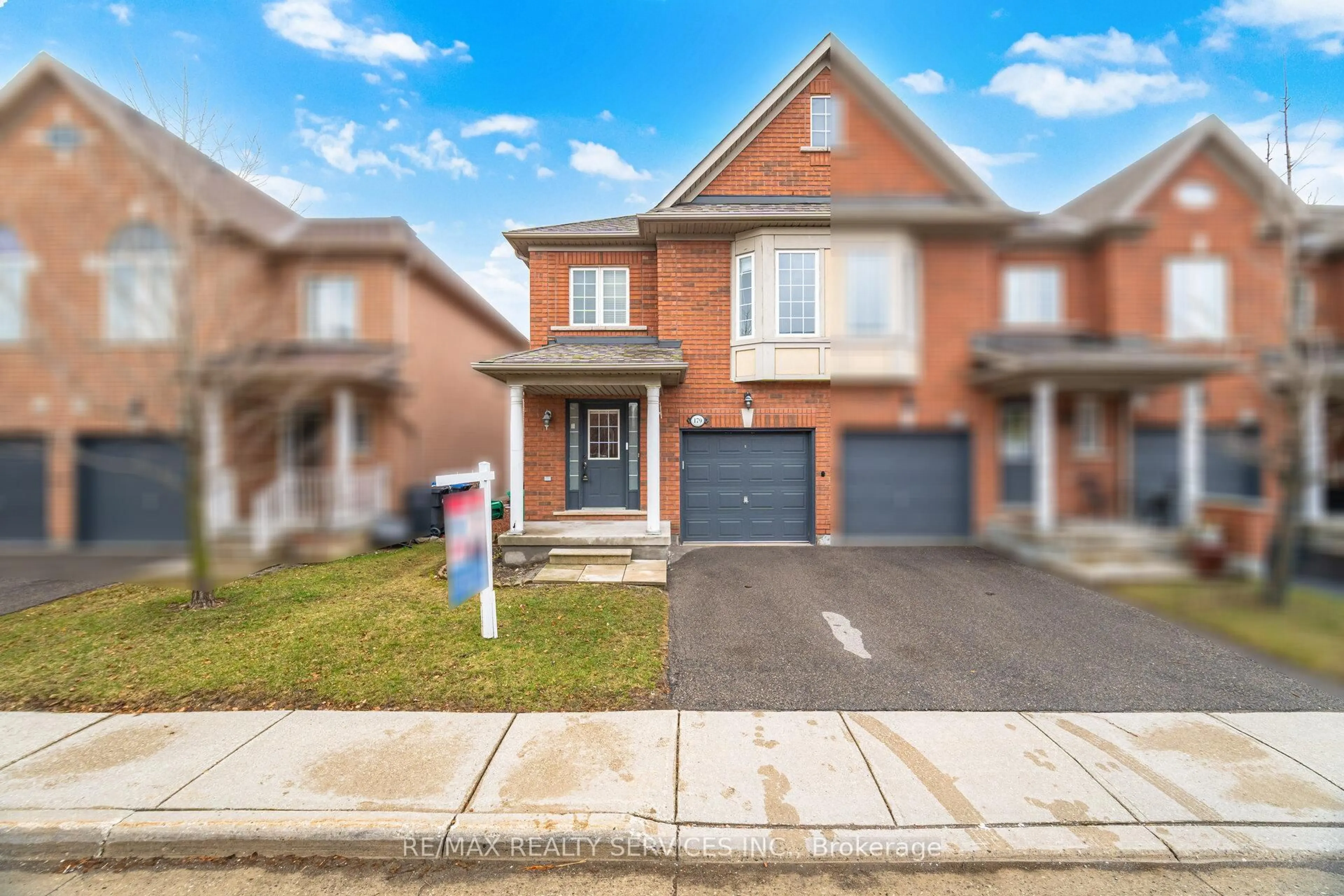 Home with brick exterior material, street for 525 Novo Star Dr #179, Mississauga Ontario L5W 1Y1