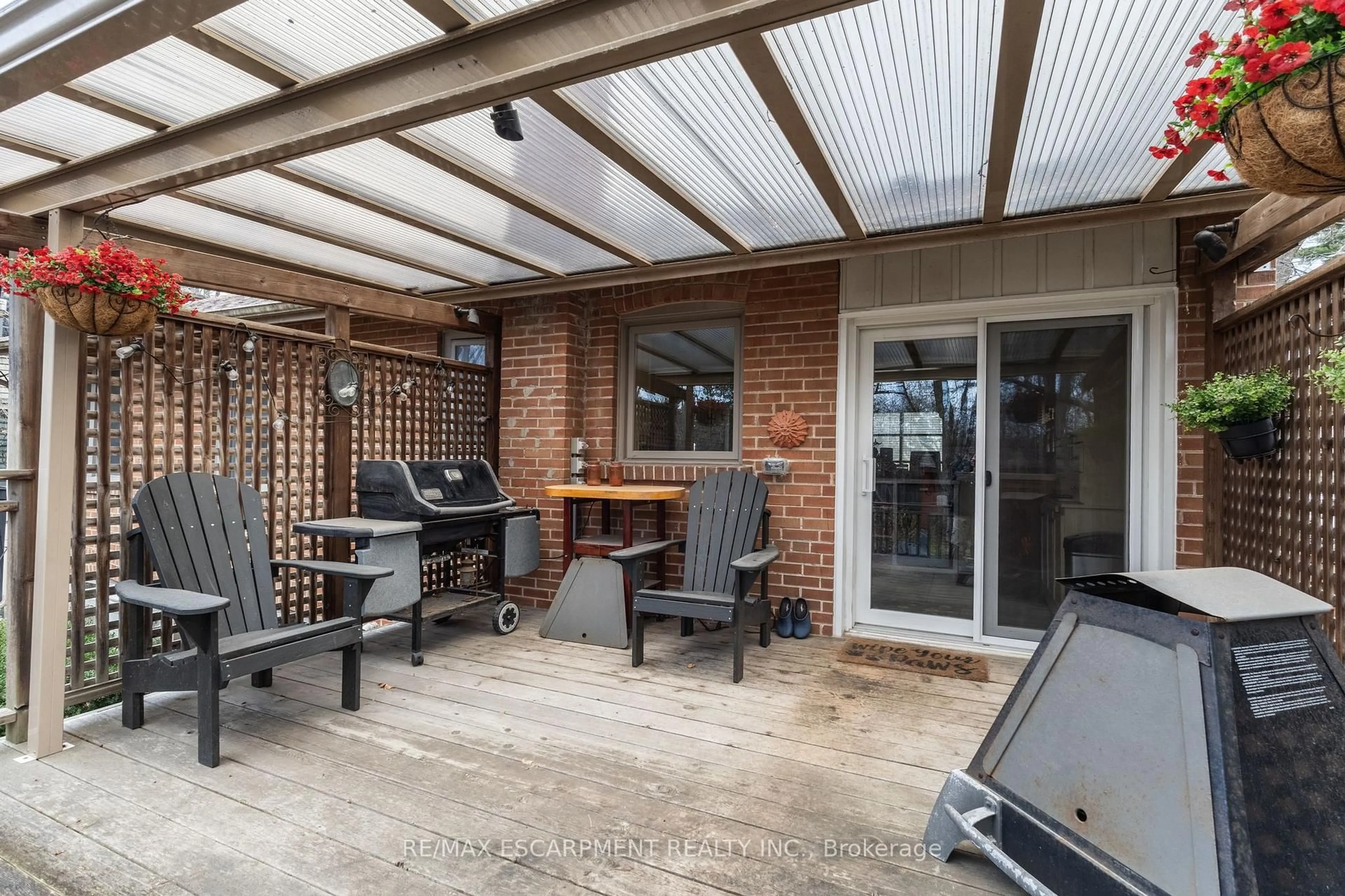 Patio, street for 1051 Melvin Ave, Oakville Ontario L6J 2V8