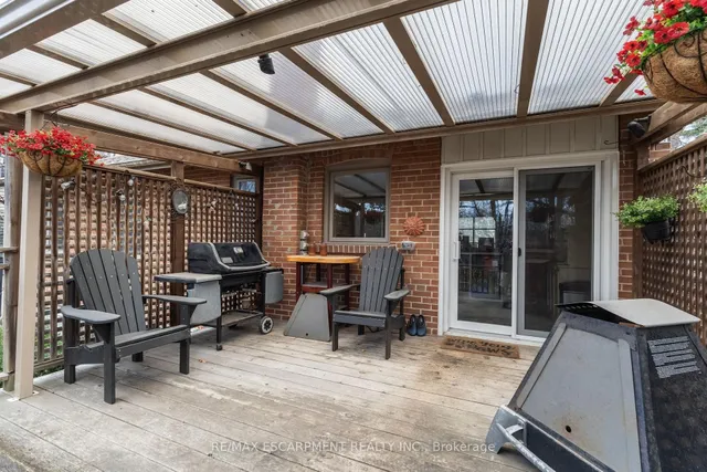 1051 Melvin Ave, Oakville 5