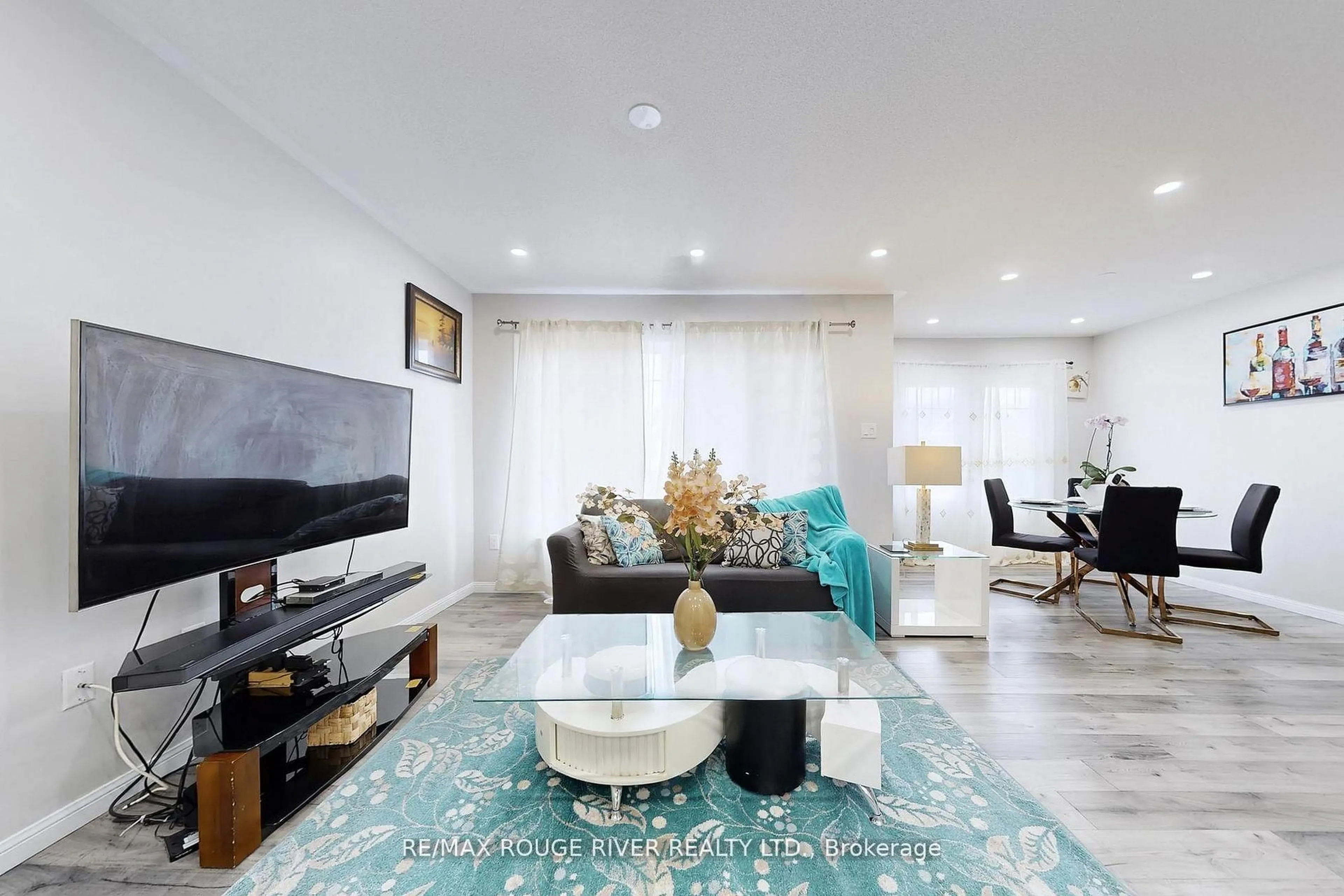 Living room with furniture, unknown for 90 Suitor Crt, Milton Ontario L9T 8R9