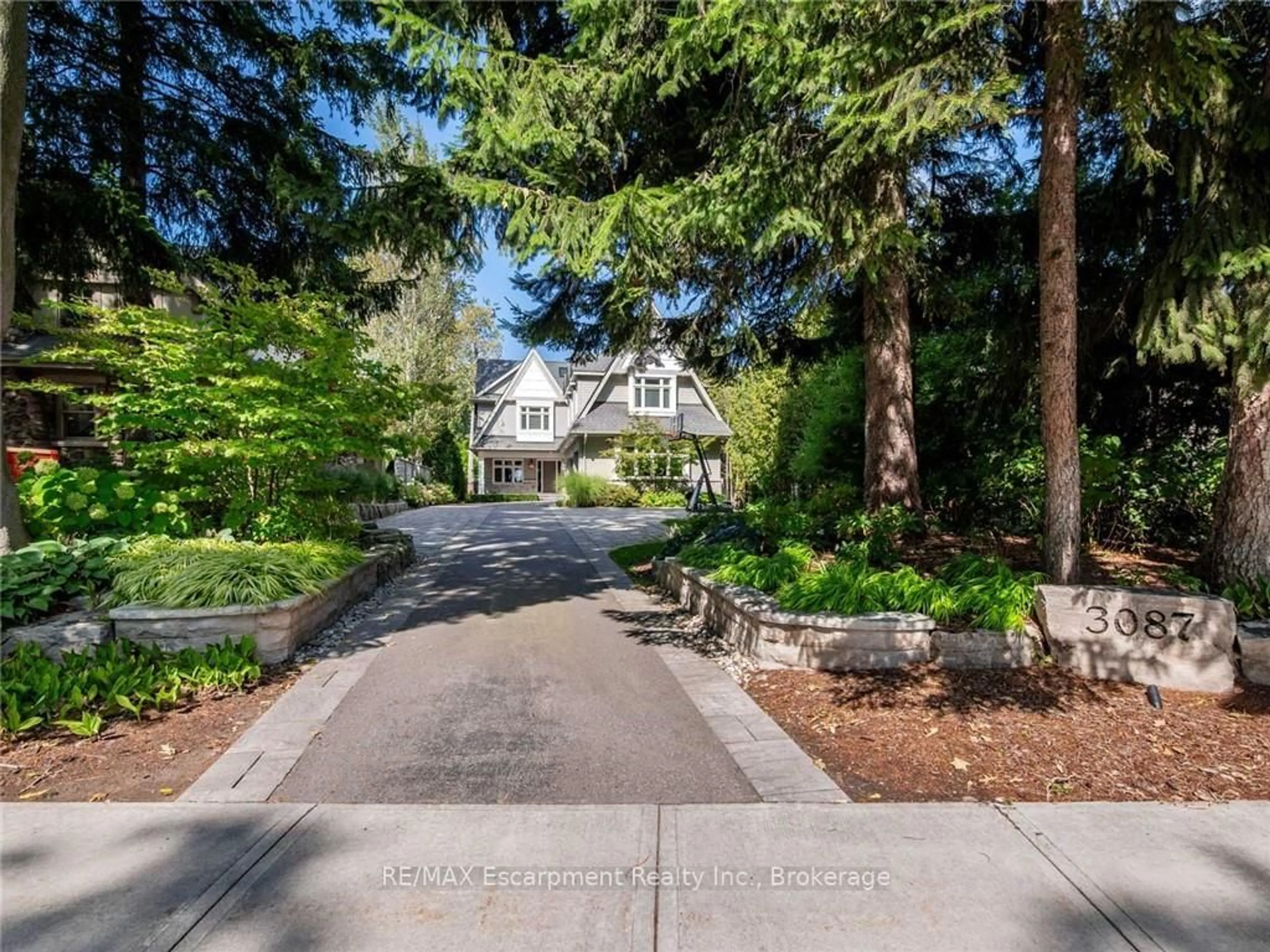 Unknown for 3087 Lakeshore Rd, Burlington Ontario L7N 1A3