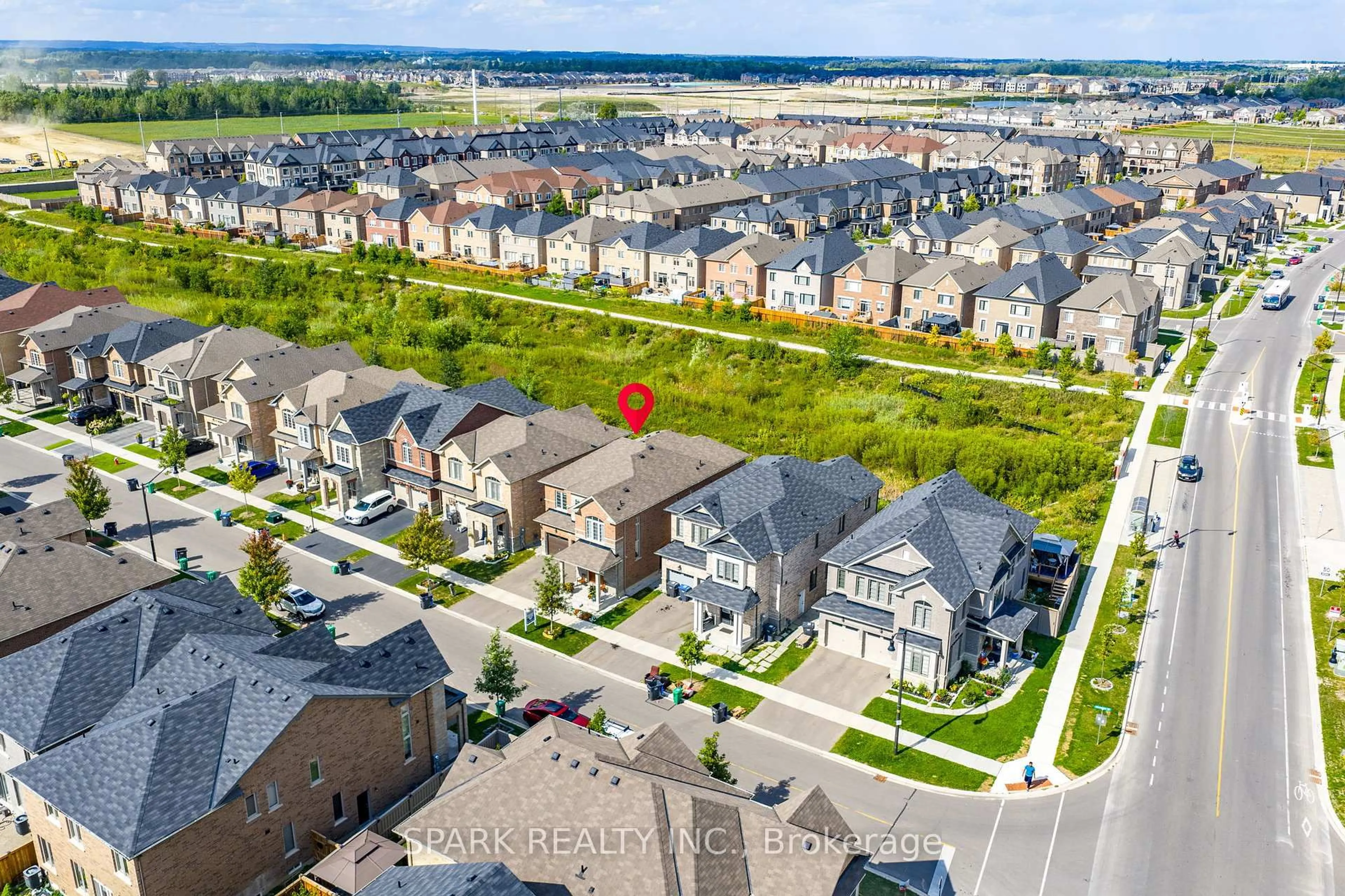 A pic from outside/outdoor area/front of a property/back of a property/a pic from drone, street for 5 Boathouse Rd, Brampton Ontario L7A 5B4