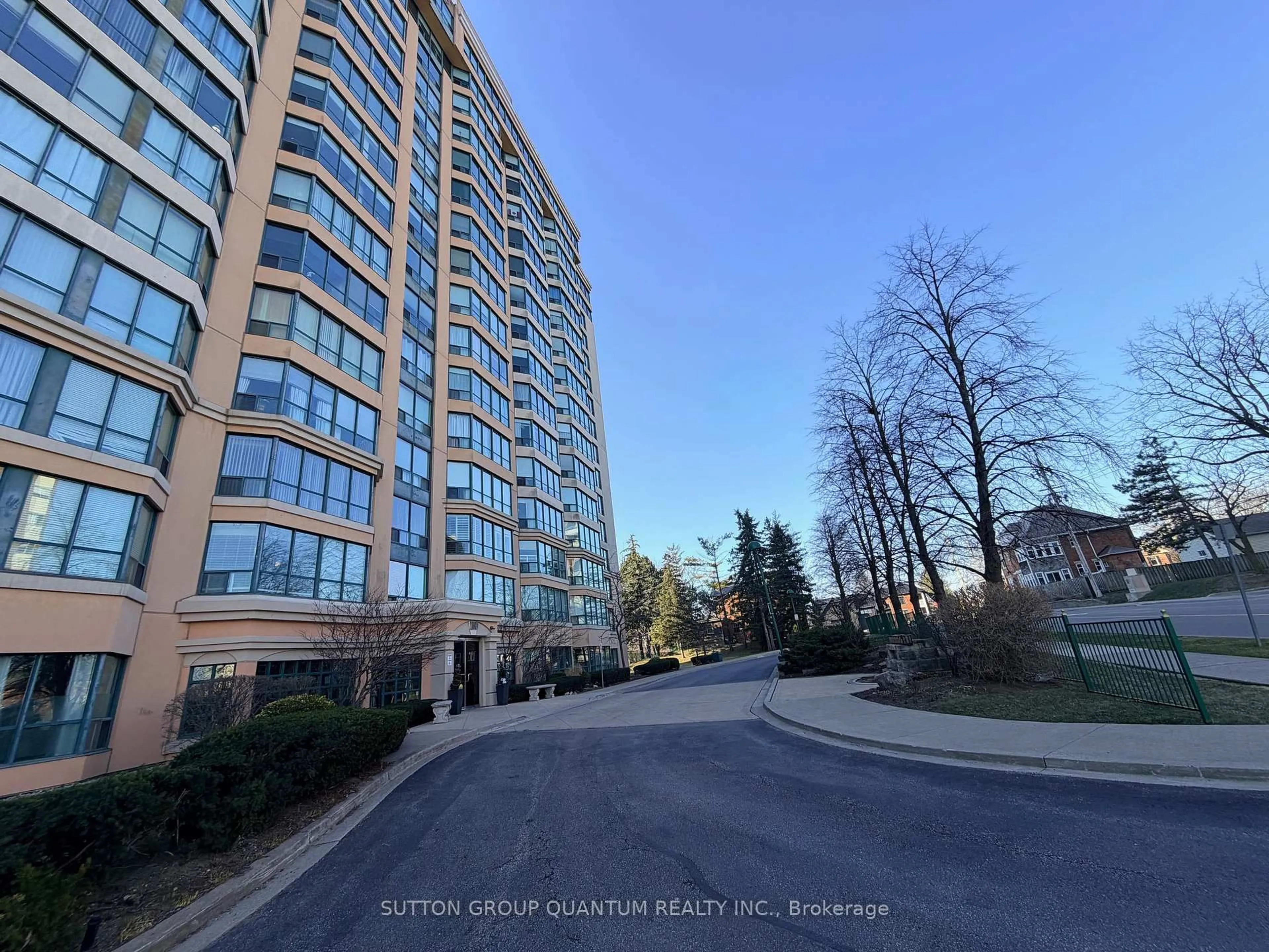 Unknown for 100 Millside Dr #102, Milton Ontario L9T 5E3