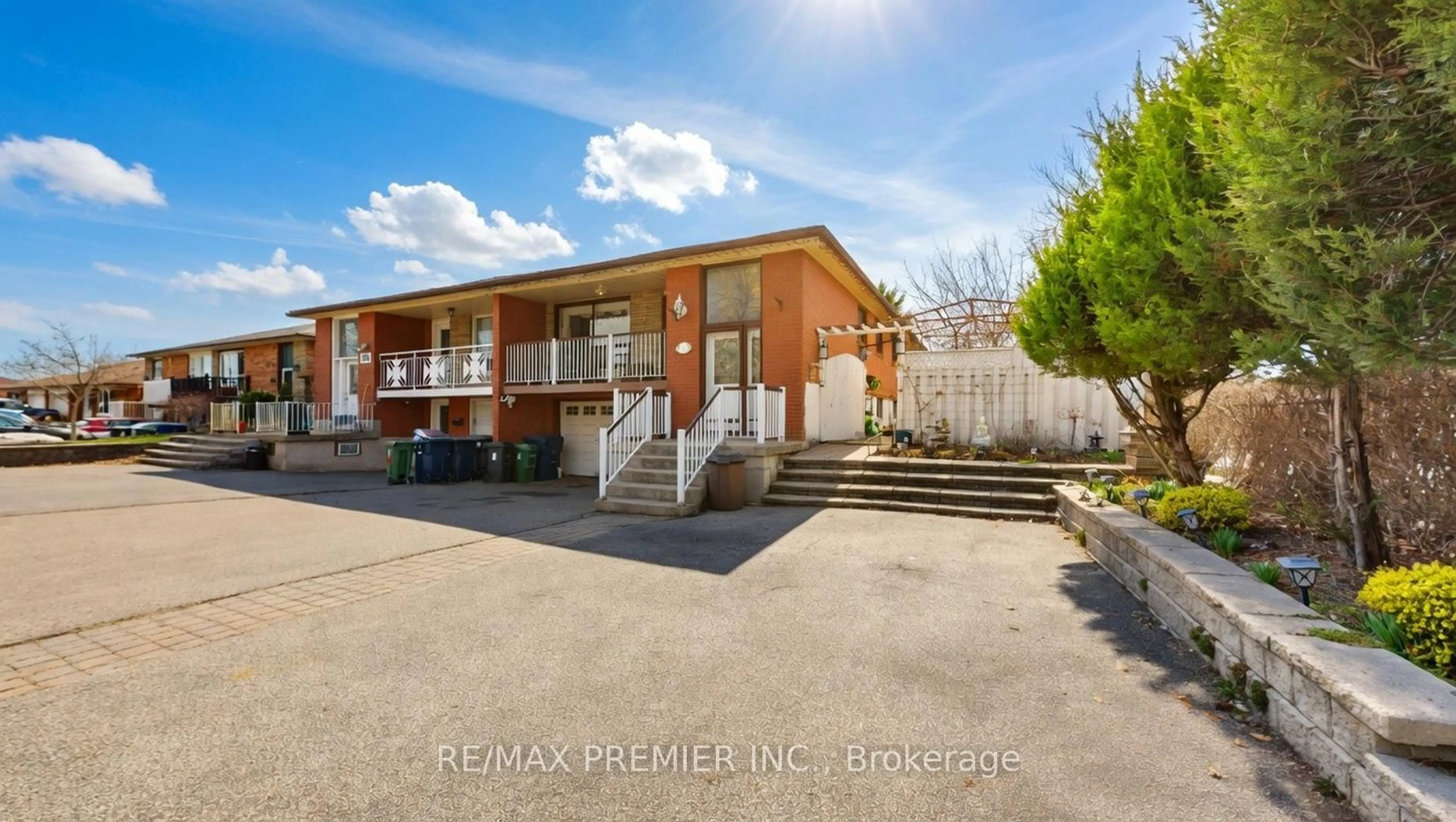 Unknown for 108 Hisey Cres, Toronto Ontario M3N 1V1