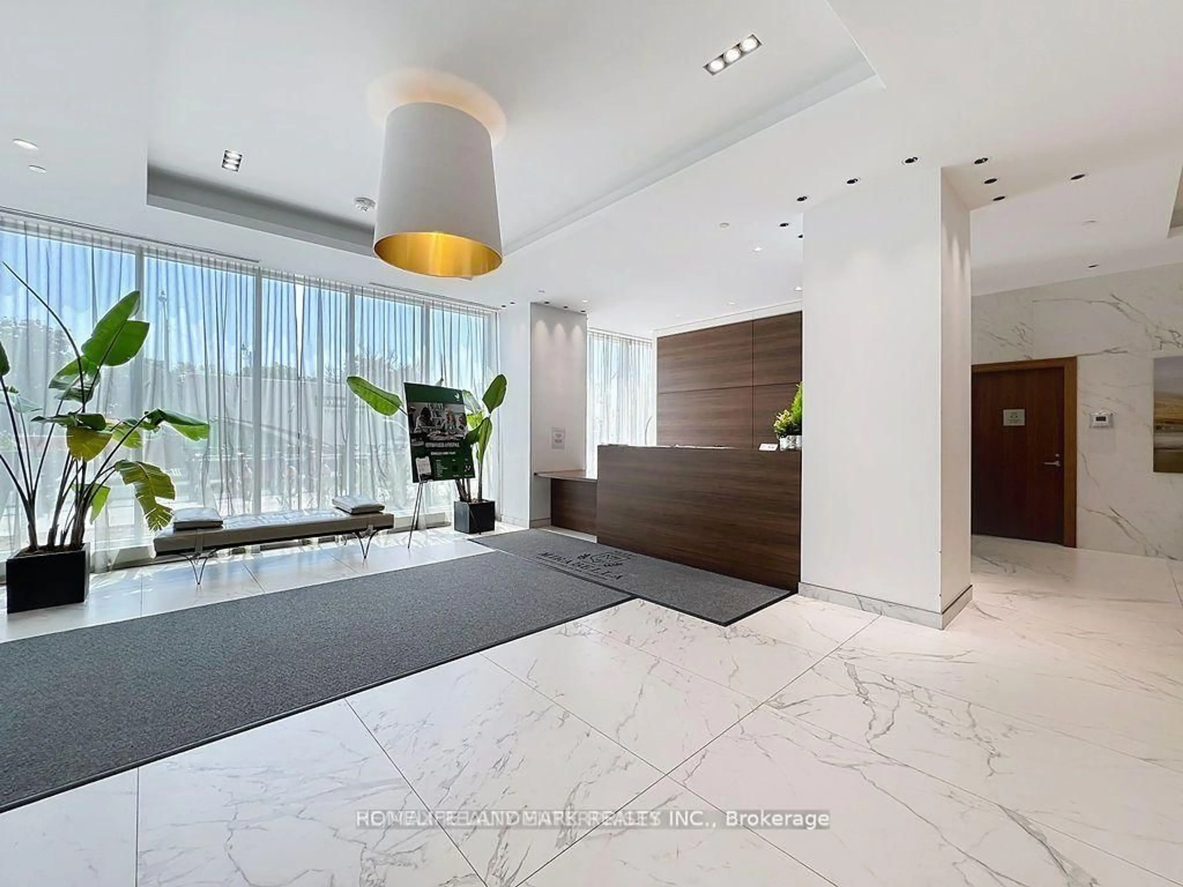 Indoor foyer for 1928 Lake Shore Blvd #2608, Toronto Ontario M6S 0B1