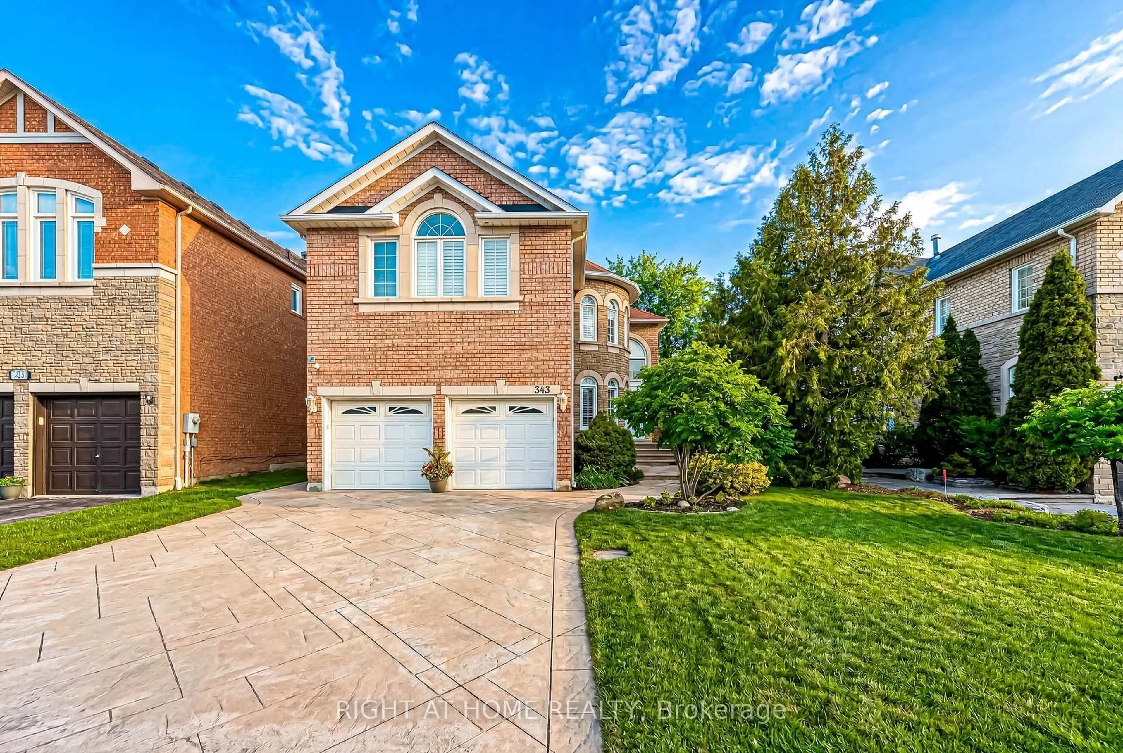 Home with brick exterior material, street for 343 Bristol Rd, Mississauga Ontario L4Z 3V6