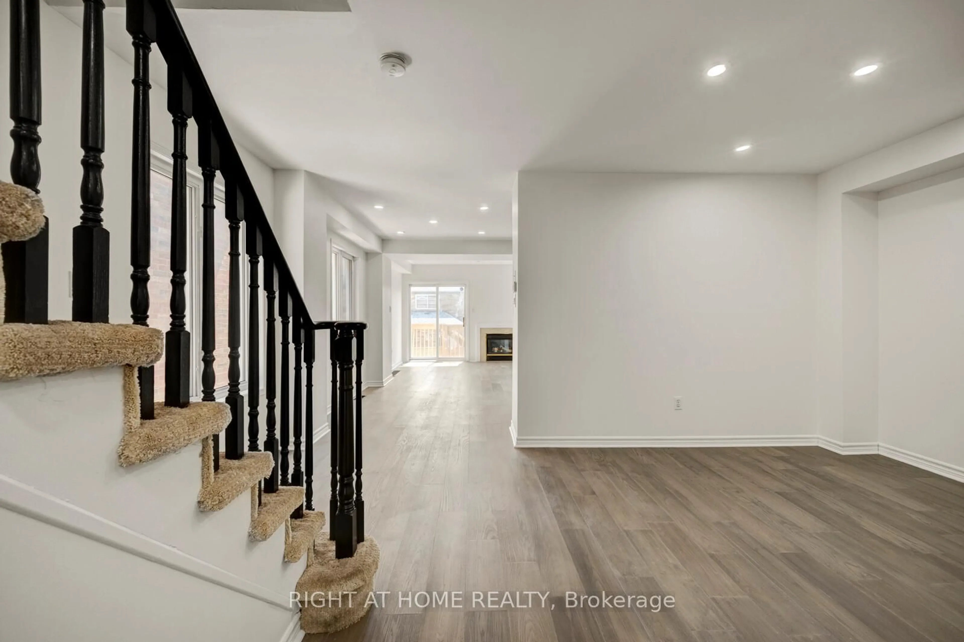 Indoor entryway for 53 Feather Reed Way, Brampton Ontario L6R 2Z7