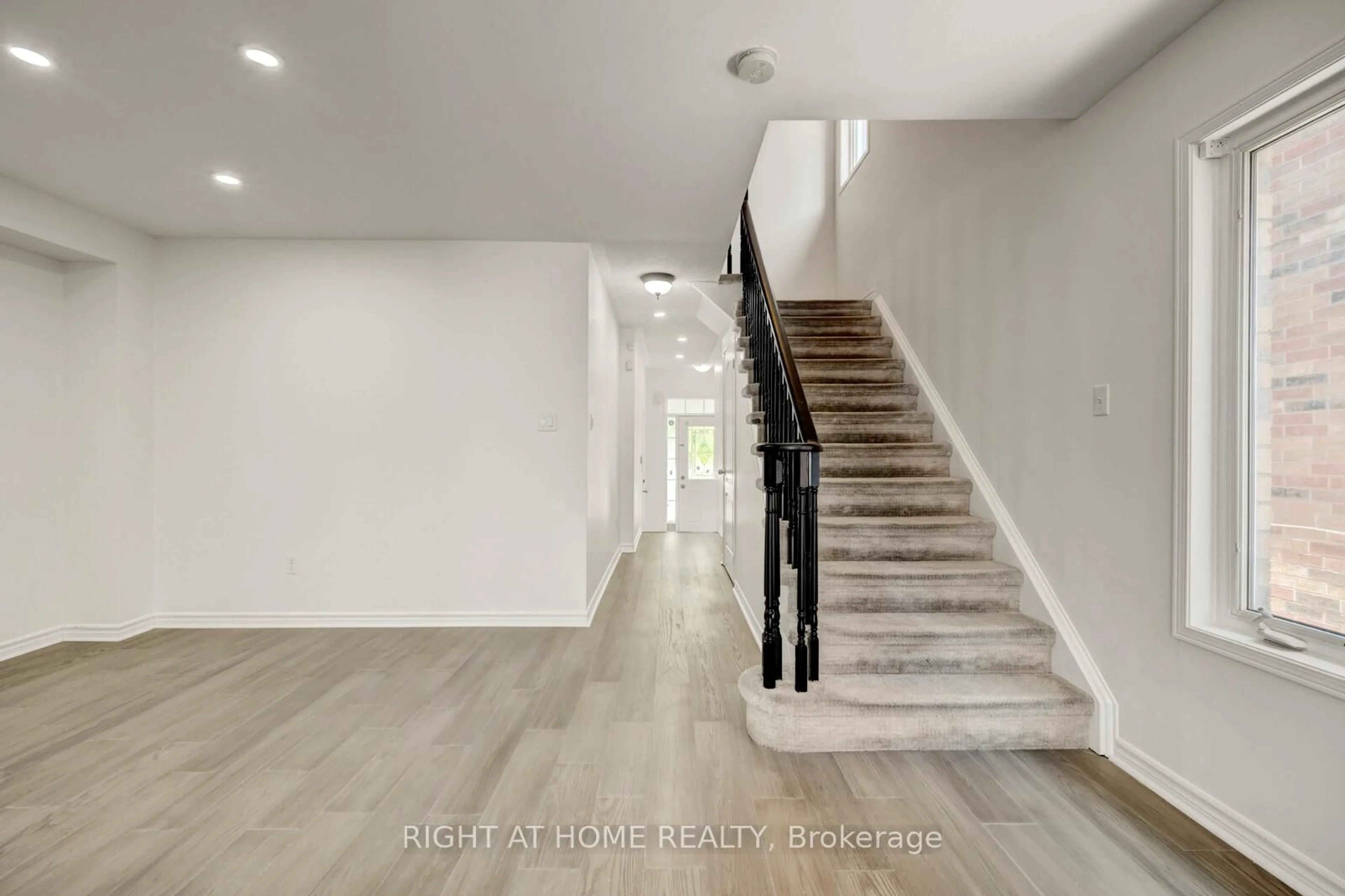 Indoor entryway for 53 Feather Reed Way, Brampton Ontario L6R 2Z7