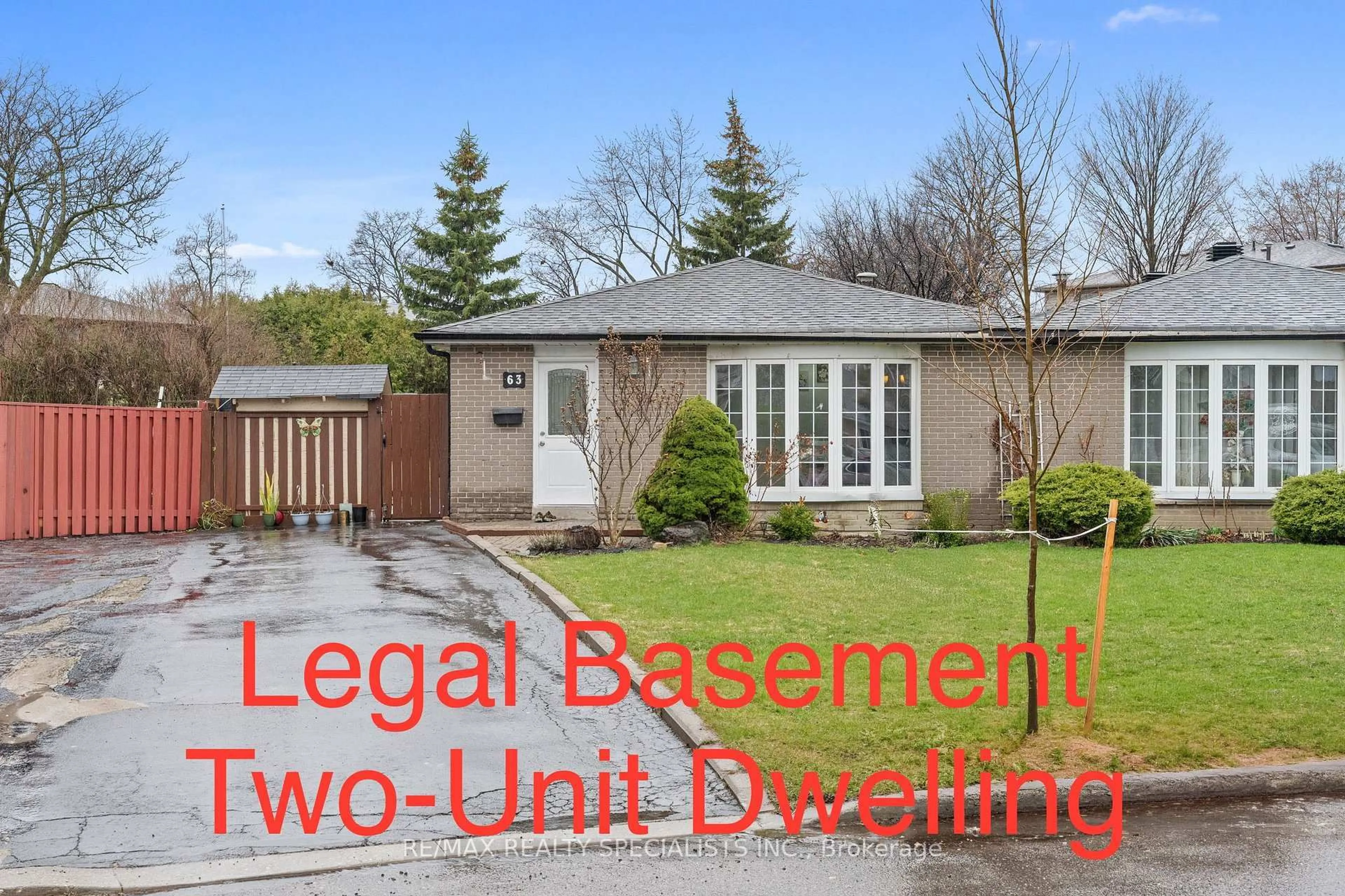 A pic from outside/outdoor area/front of a property/back of a property/a pic from drone, street for 63 Davenport Cres, Brampton Ontario L6T 3L5