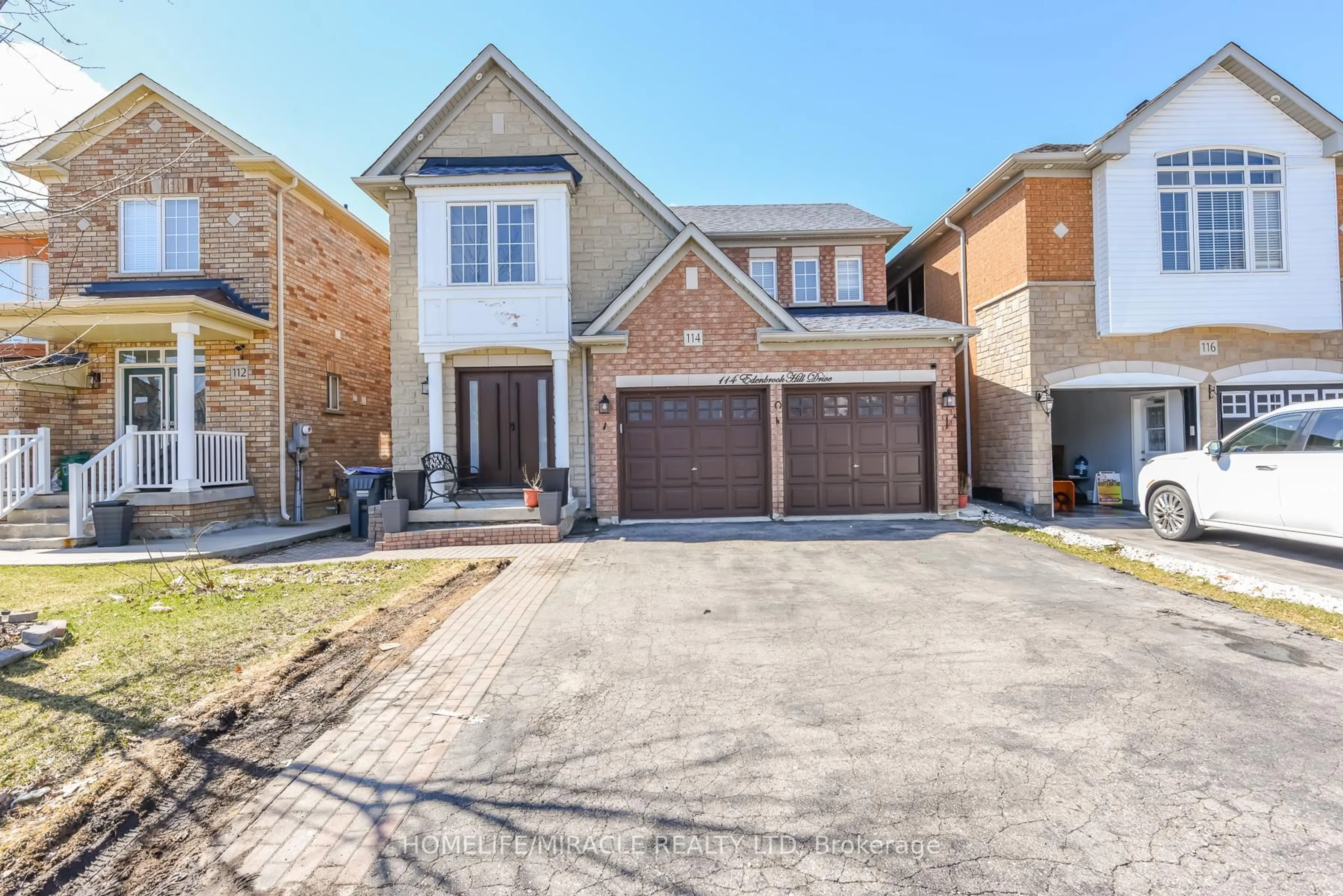 Home with brick exterior material, street for 114 Edenbrook Hill Dr, Brampton Ontario L7A 2P2