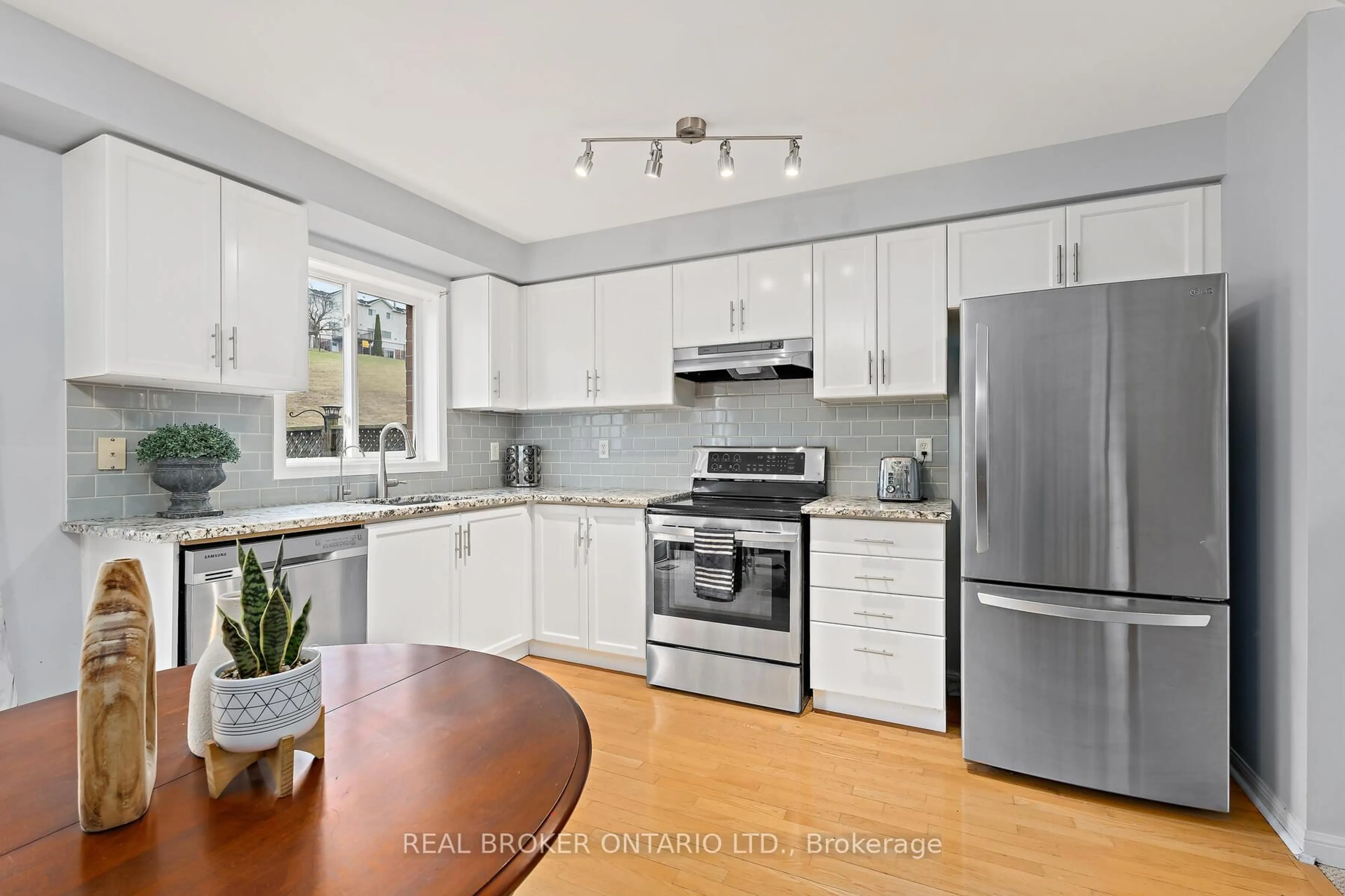 Open concept kitchen, unknown for 42 Palomino Tr #42, Halton Hills Ontario L7G 6E9