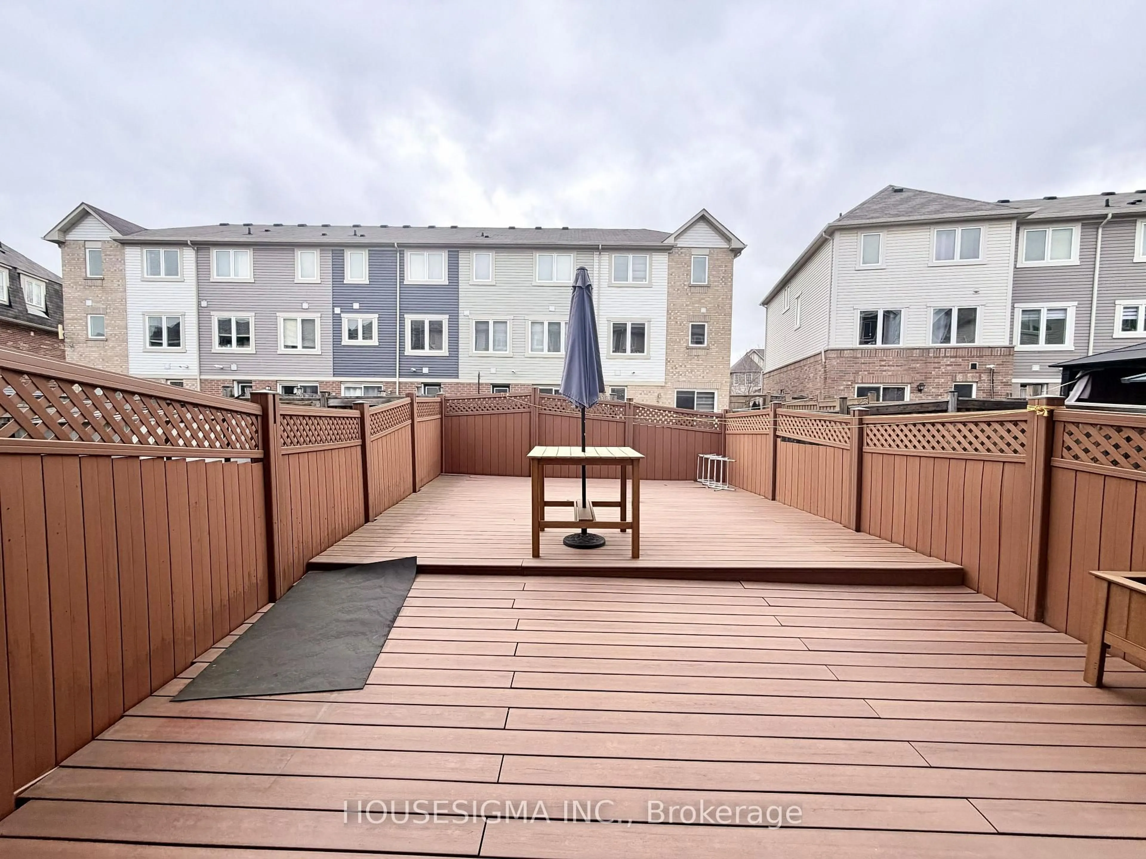 Patio, unknown for 92 Lathbury St, Brampton Ontario L7A 0R8