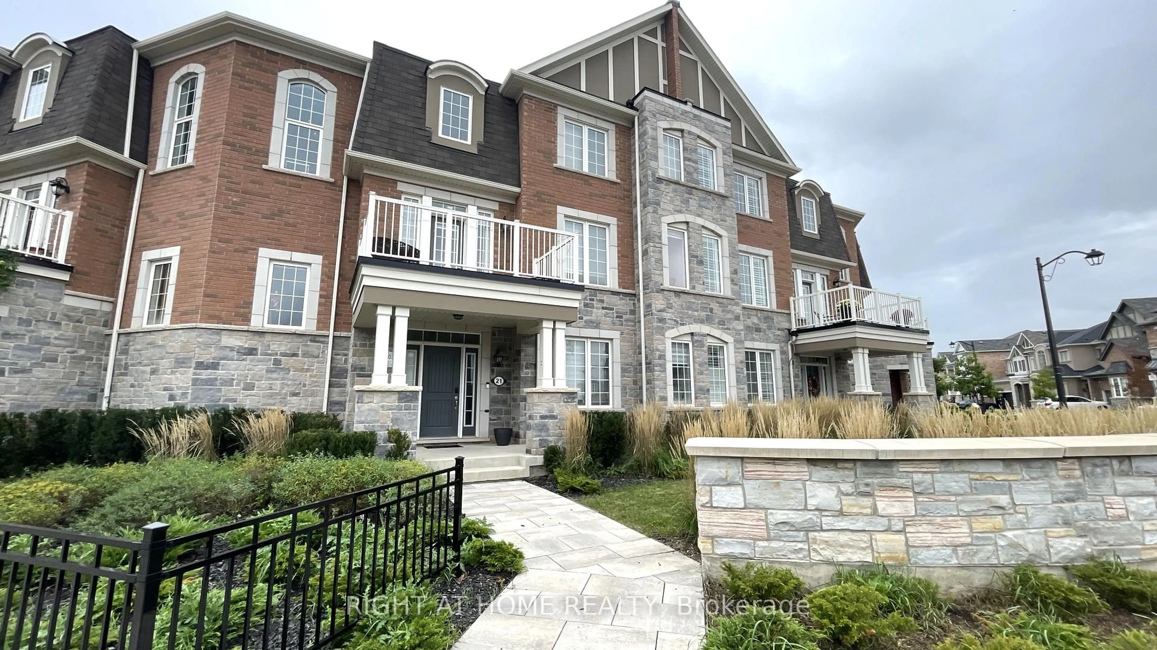 Home with brick exterior material, unknown for 1222 Rose Way #21, Milton Ontario L9E 1P2