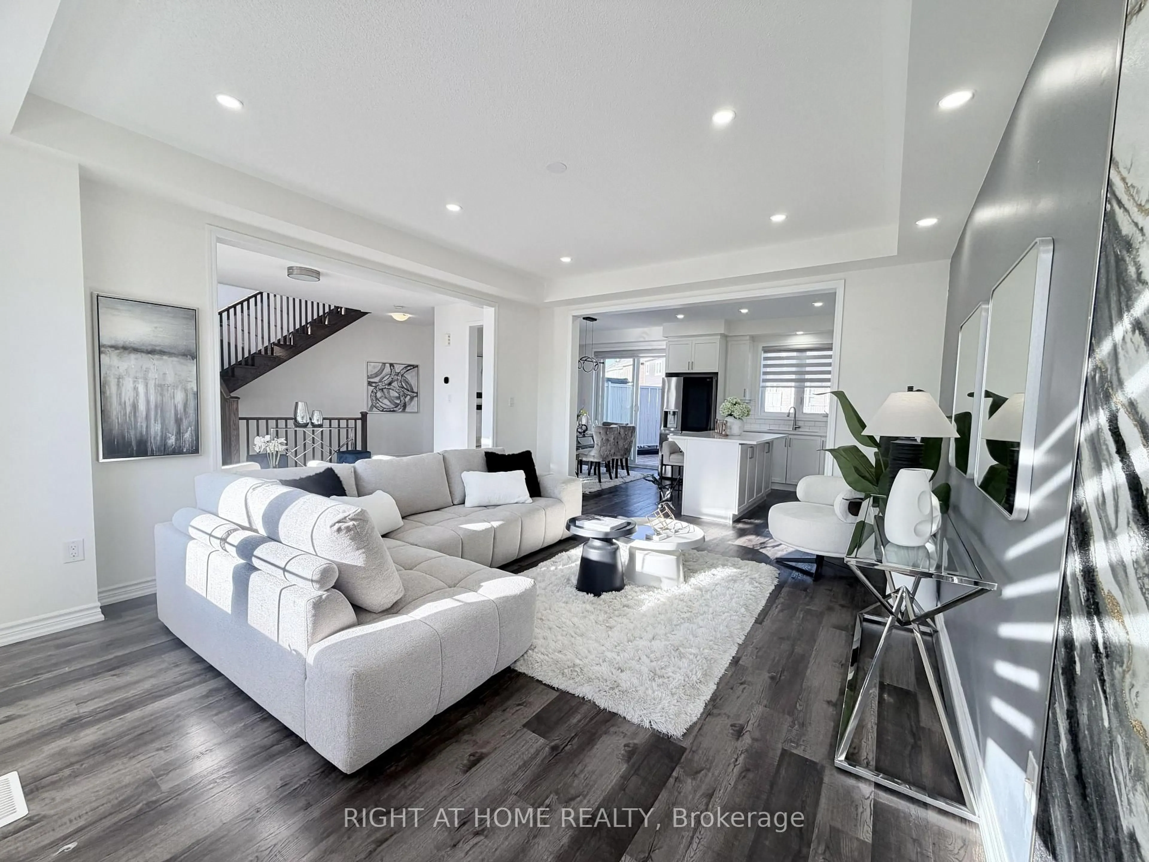 Living room with furniture, unknown for 1222 Rose Way #21, Milton Ontario L9E 1P2