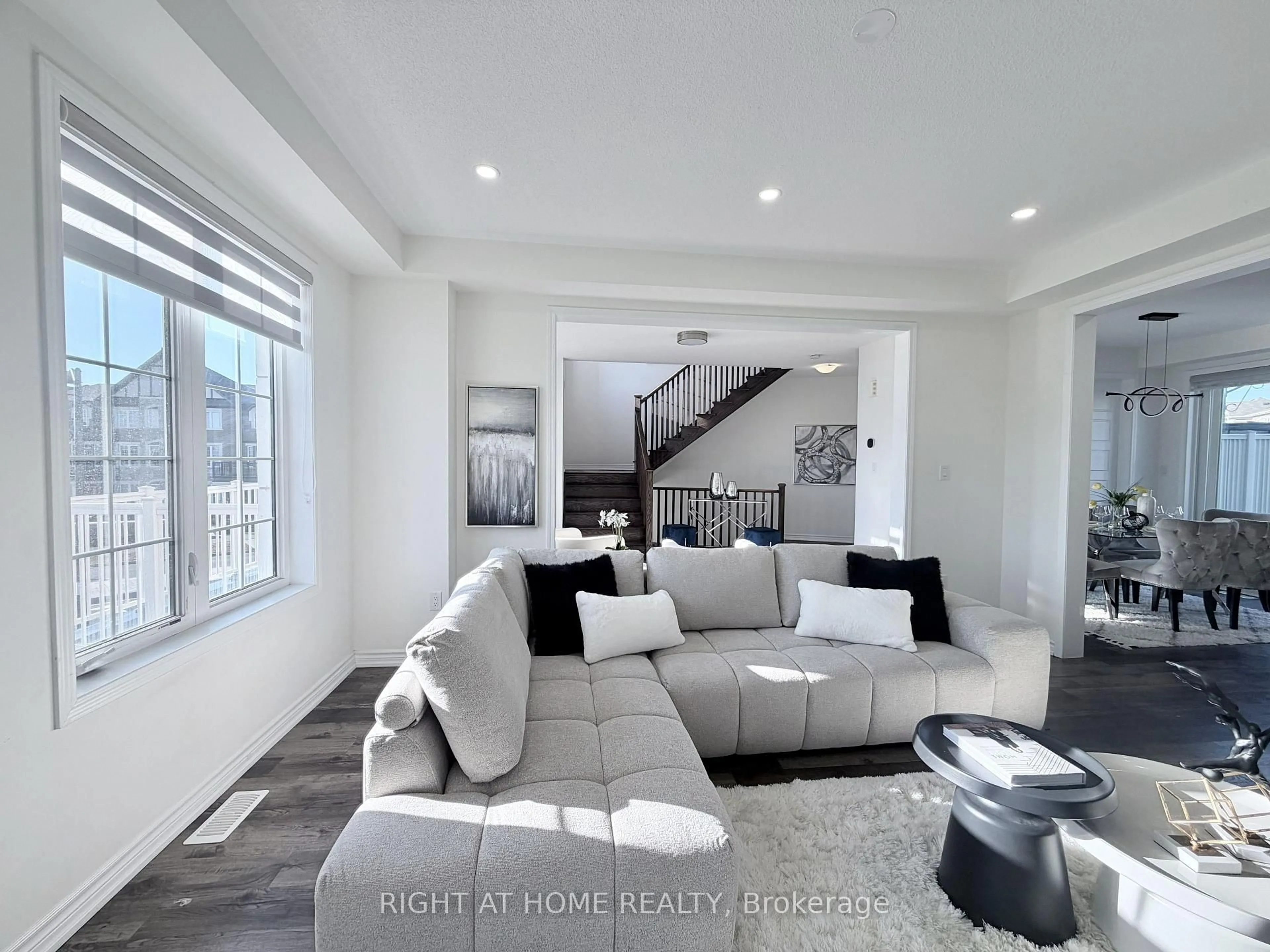 Living room with furniture, unknown for 1222 Rose Way #21, Milton Ontario L9E 1P2