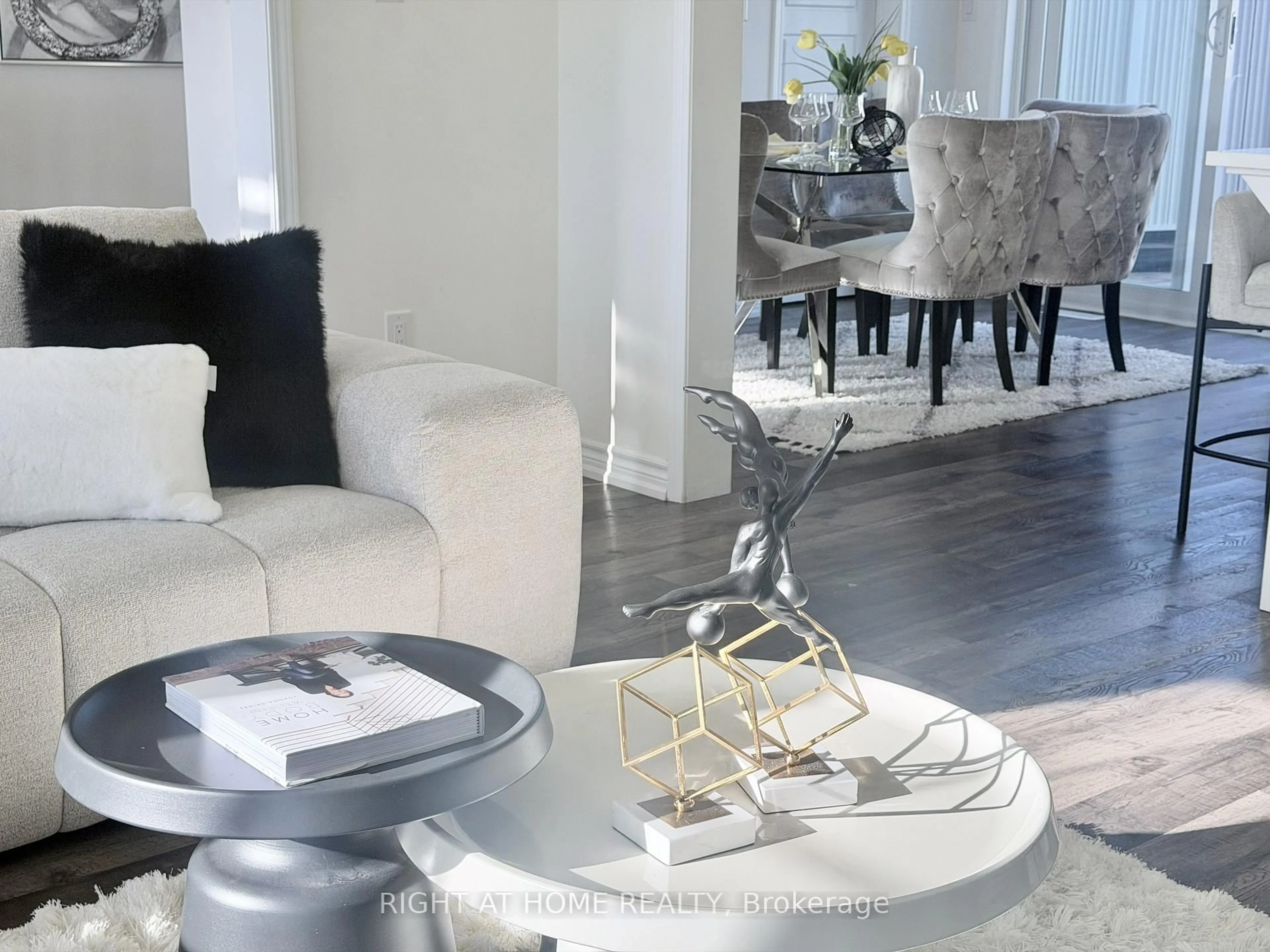 Living room with furniture, unknown for 1222 Rose Way #21, Milton Ontario L9E 1P2