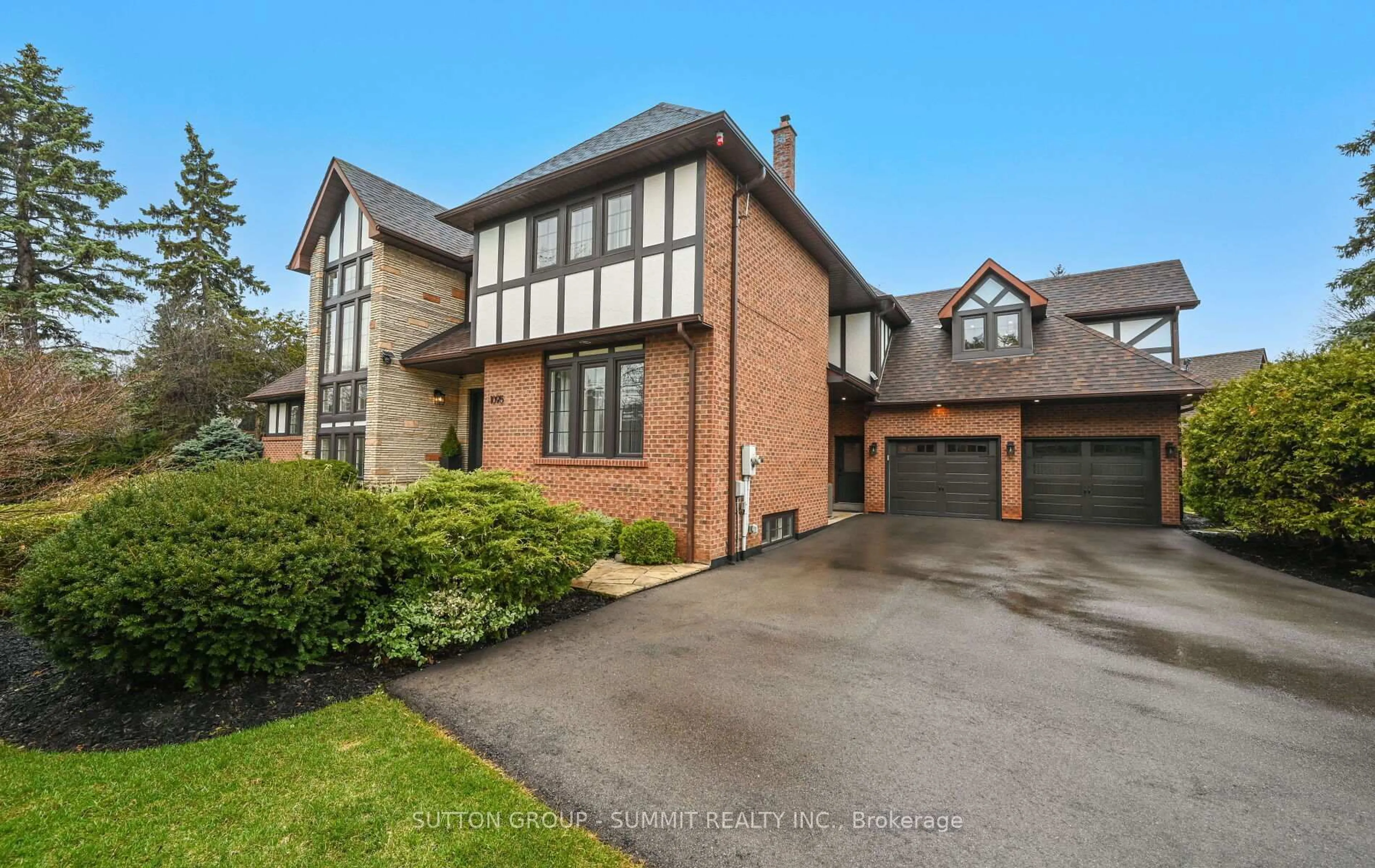 Home with brick exterior material, street for 1095 Geran Cres, Mississauga Ontario L5H 4A9