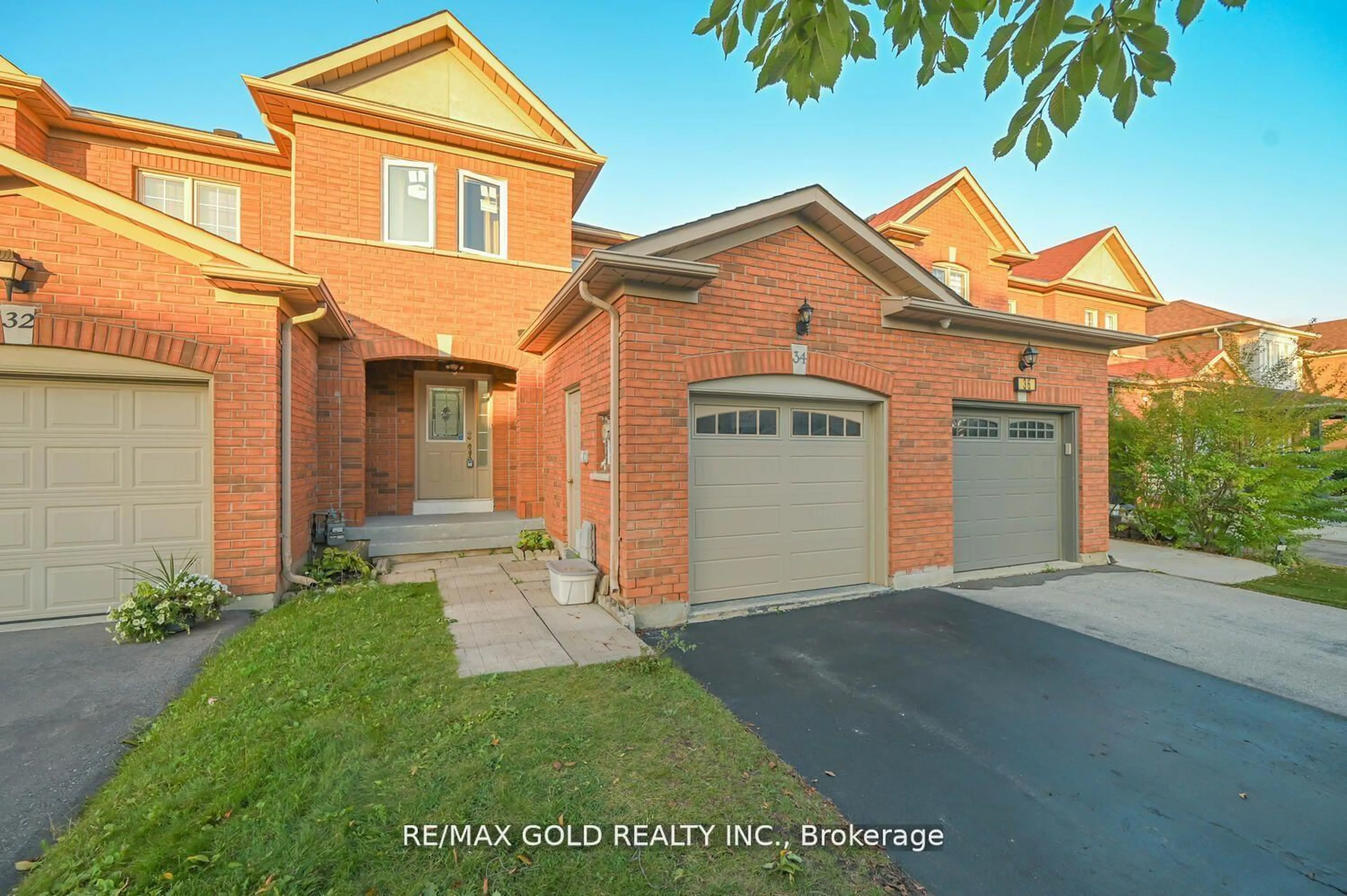 Home with brick exterior material, street for 34 Earth Star Tr, Brampton Ontario L6R 2P3
