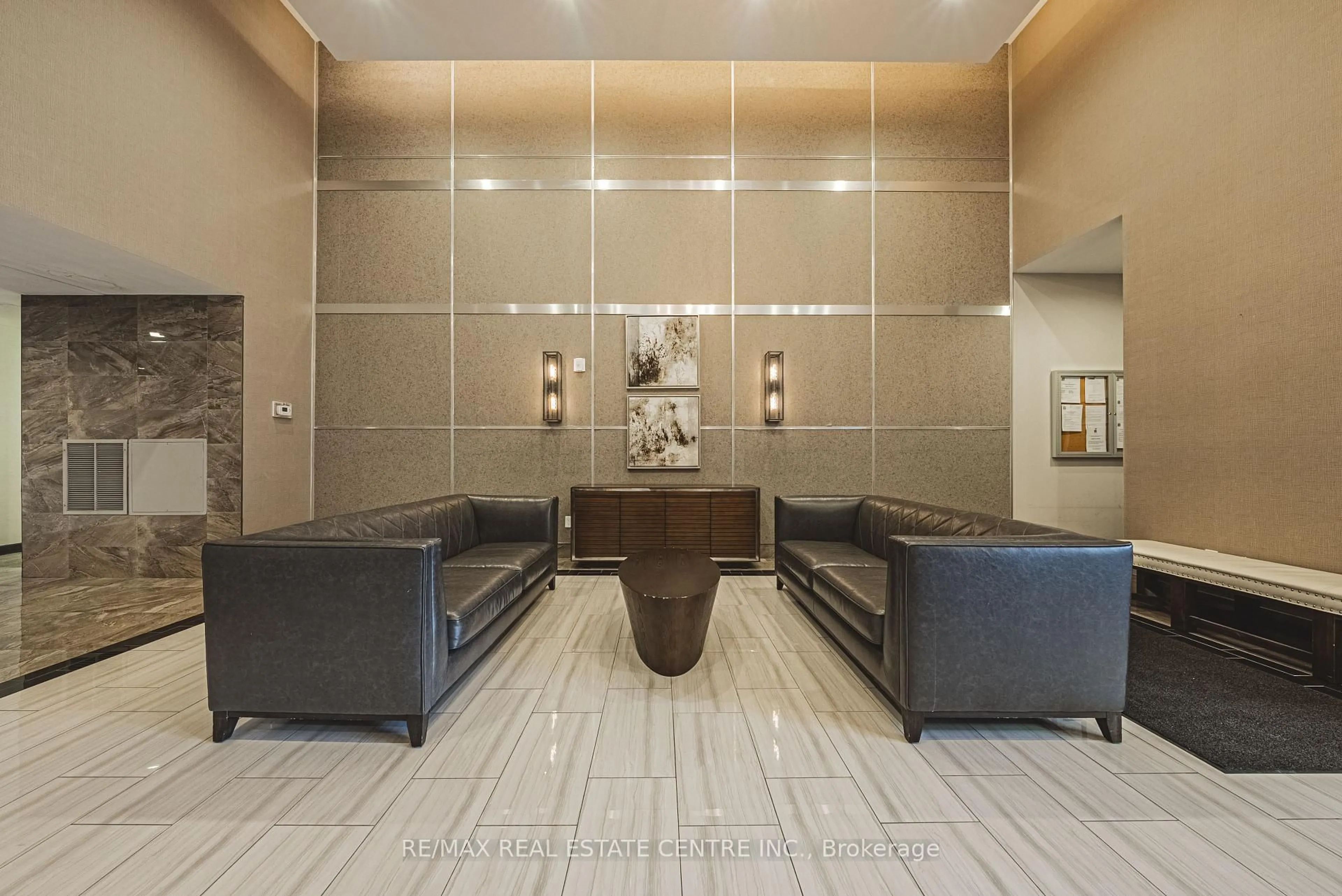 Lobby for 2486 Old Bronte Rd #706, Oakville Ontario L6M 0Y4