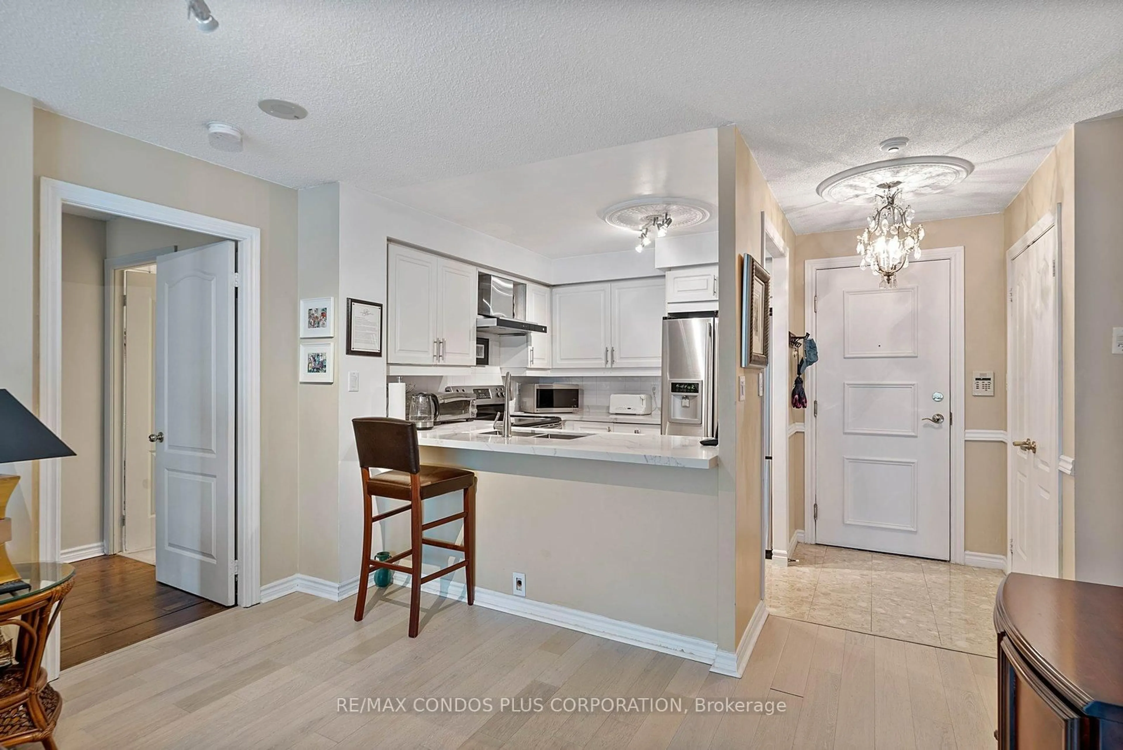 Open concept kitchen, ceramic/tile floor for 2111 Lake Shore Blvd #506, Toronto Ontario M8V 4B2