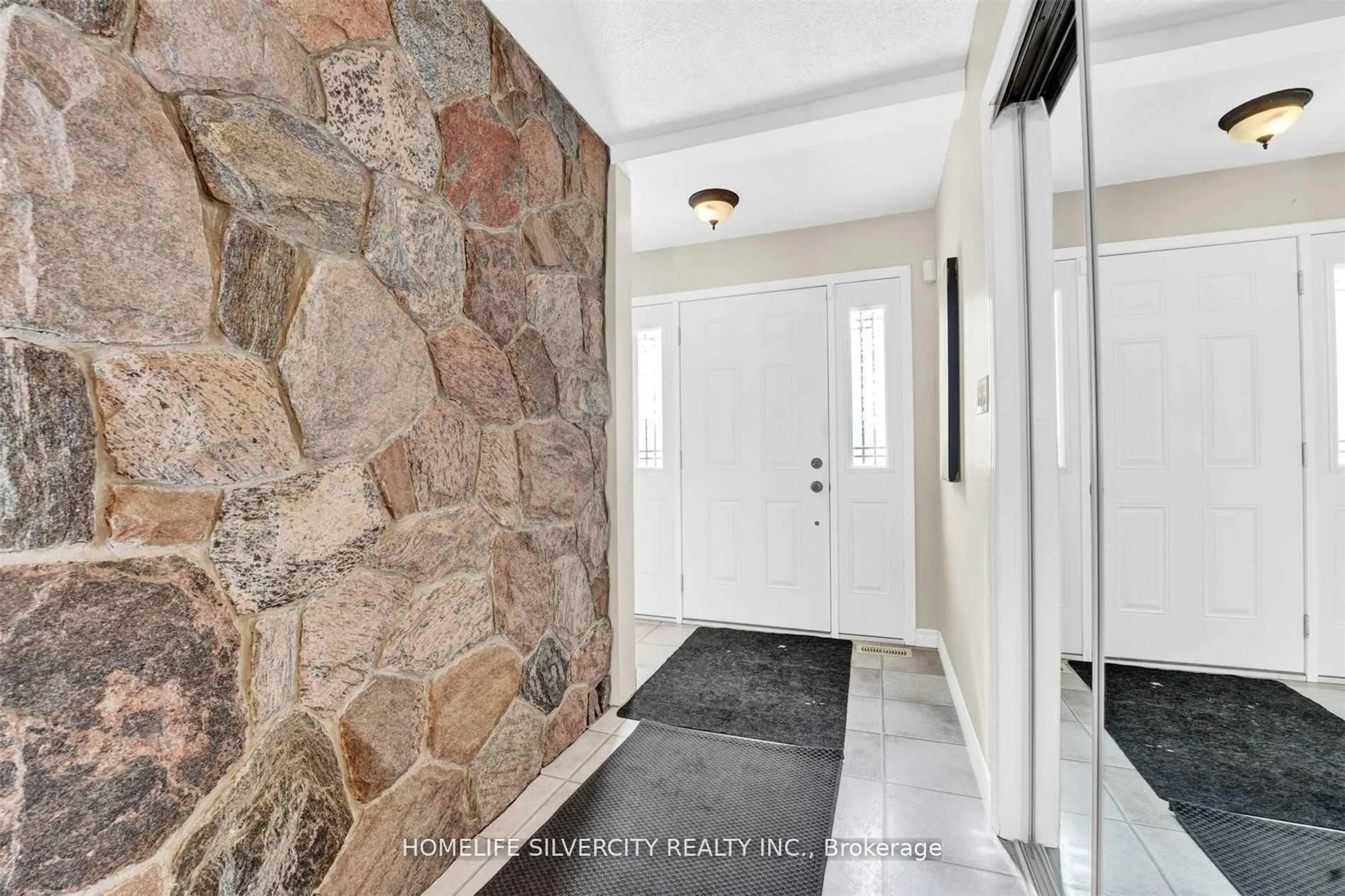 Indoor entryway for 7848 Castlederg Sdrd, Caledon Ontario L7E 0R8