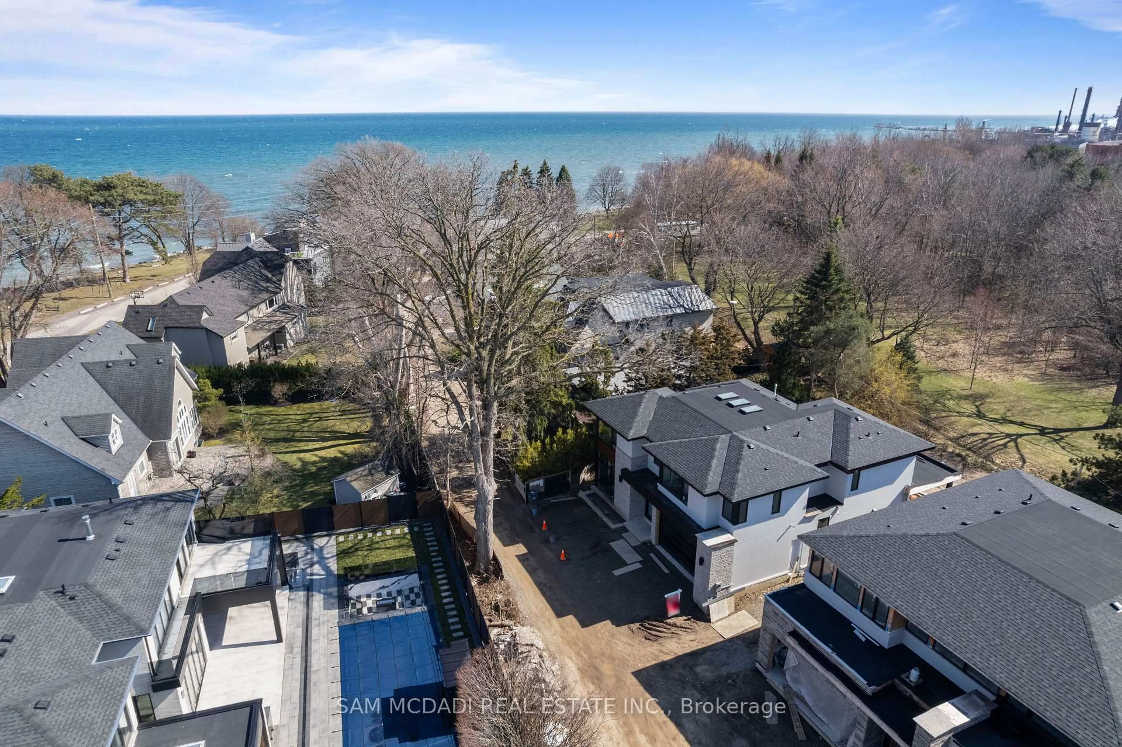 A pic from outside/outdoor area/front of a property/back of a property/a pic from drone, water/lake/river/ocean view for 362 Meadow Wood Lane, Mississauga Ontario L5J 2S9