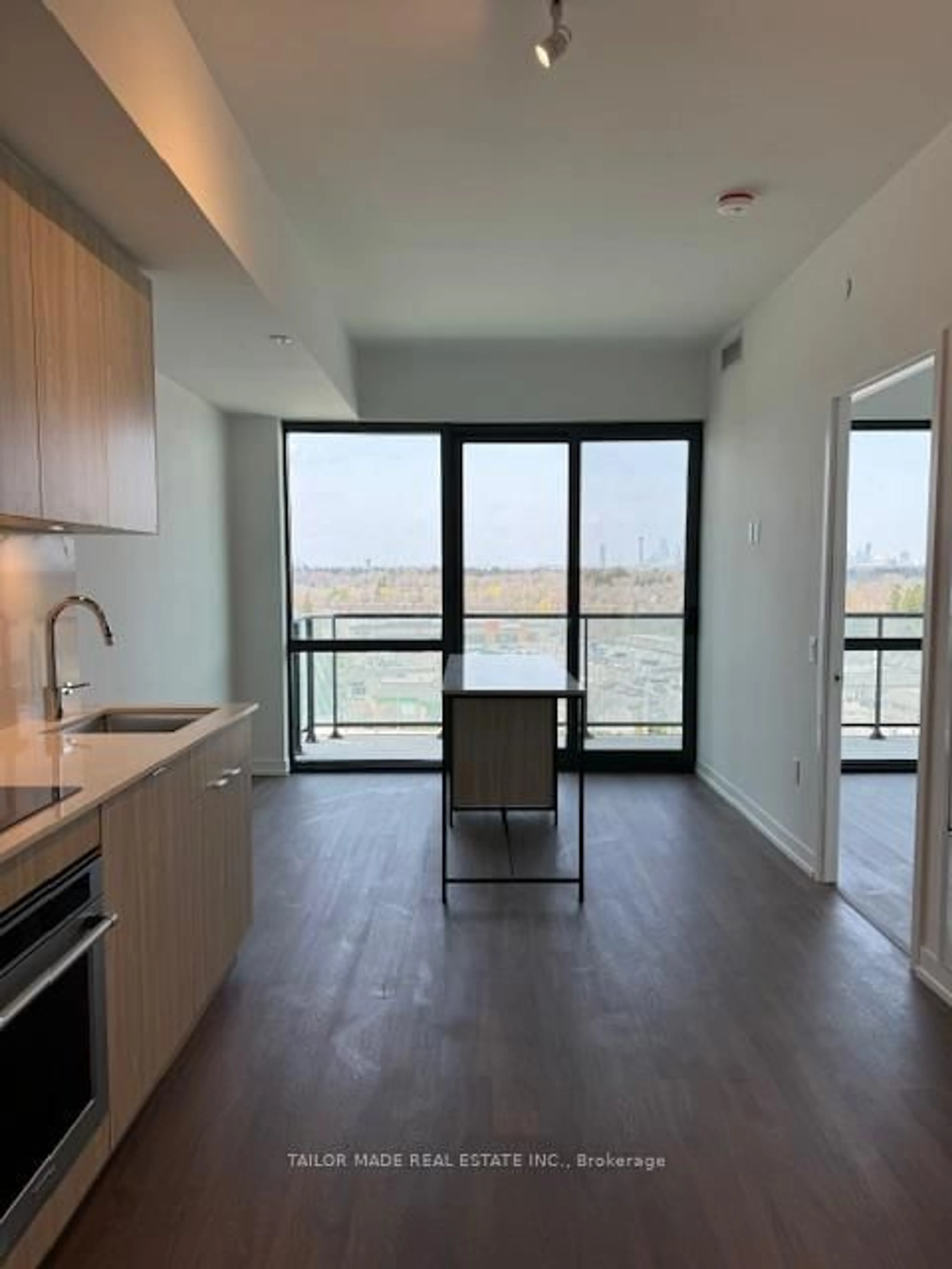 A pic of a room for 251 Masonry Way #811, Mississauga Ontario L5H 0B2